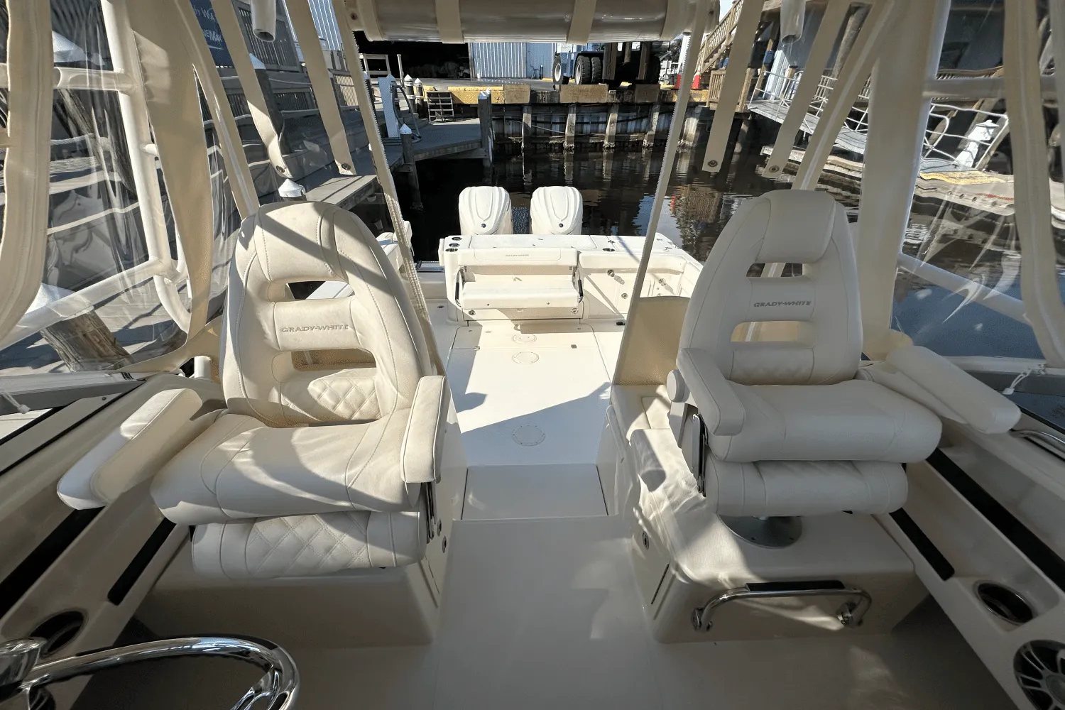 2025 Grady-White Marlin 300 Image Thumbnail #9