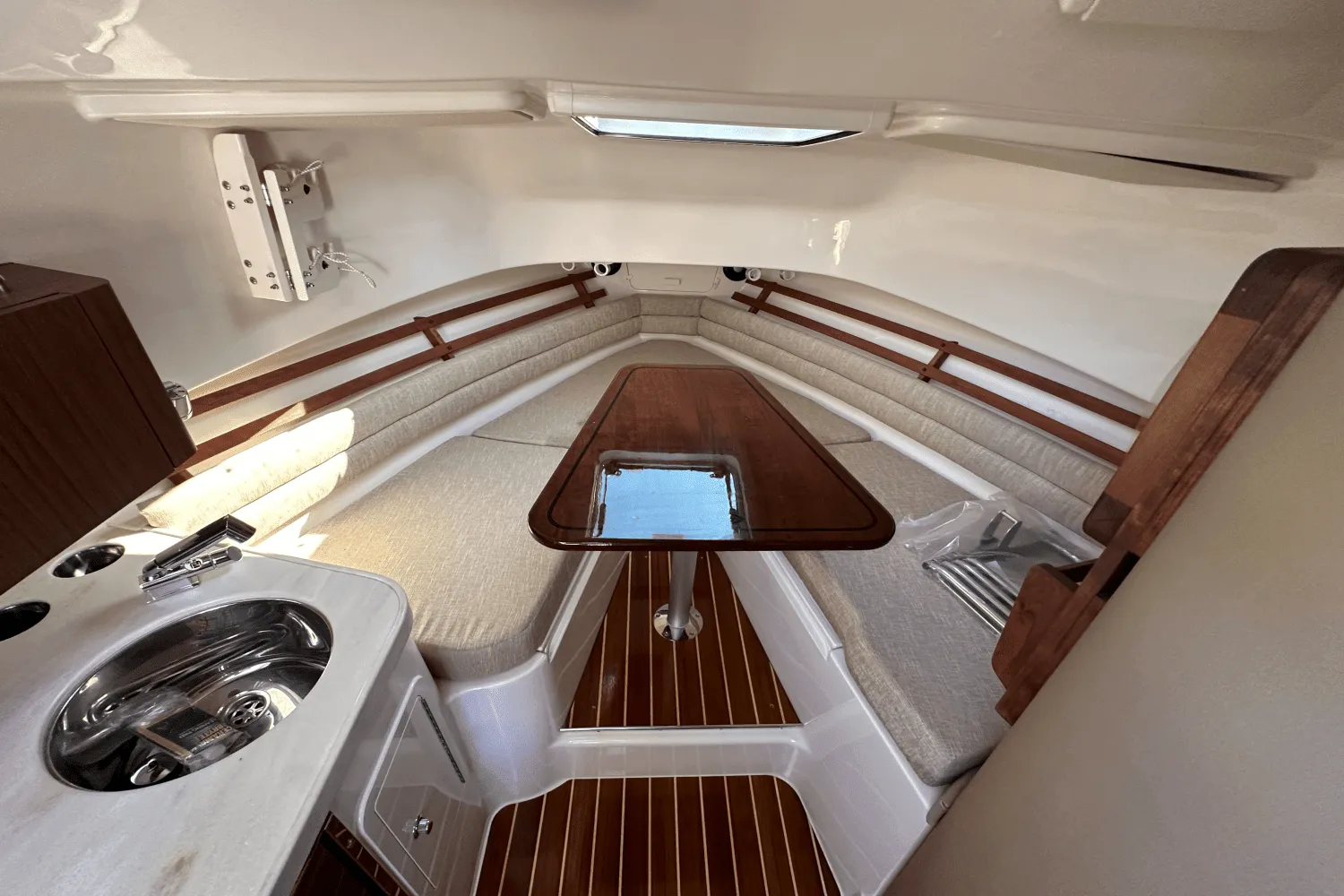 2025 Grady-White Marlin 300 Image Thumbnail #12