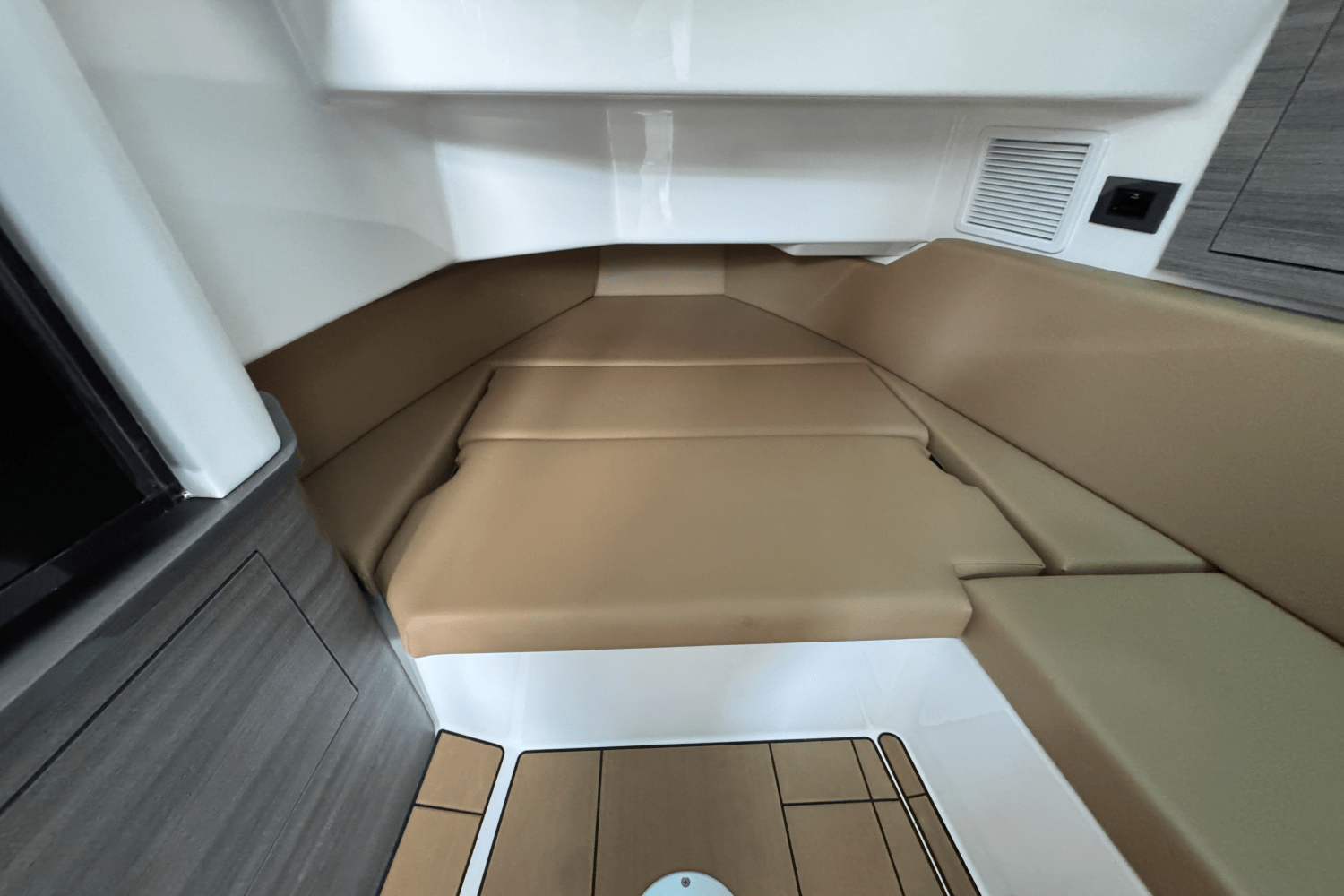 2024 Aviara AV36 Outboard Image Thumbnail #10