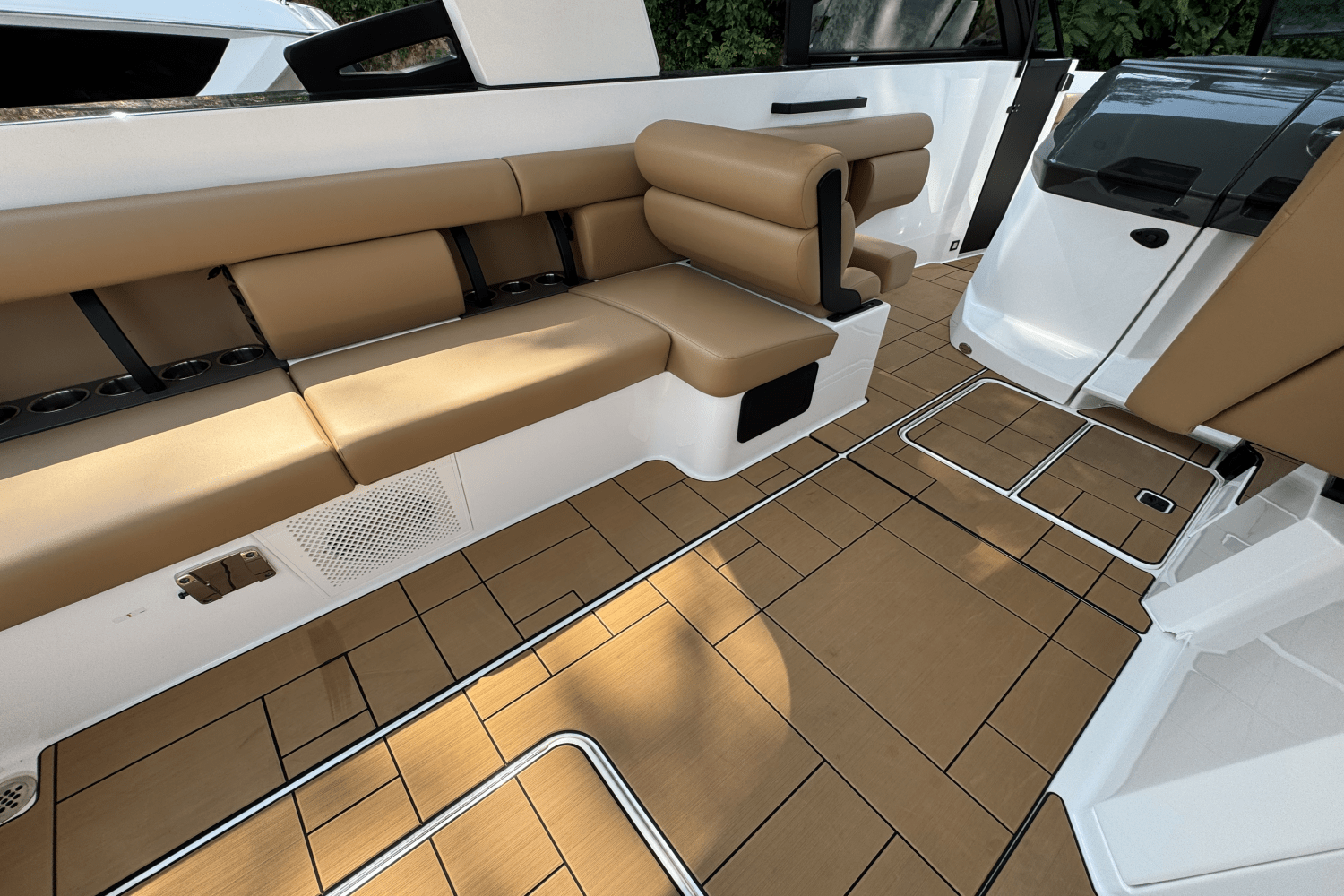 2024 Aviara AV36 Outboard Image Thumbnail #19