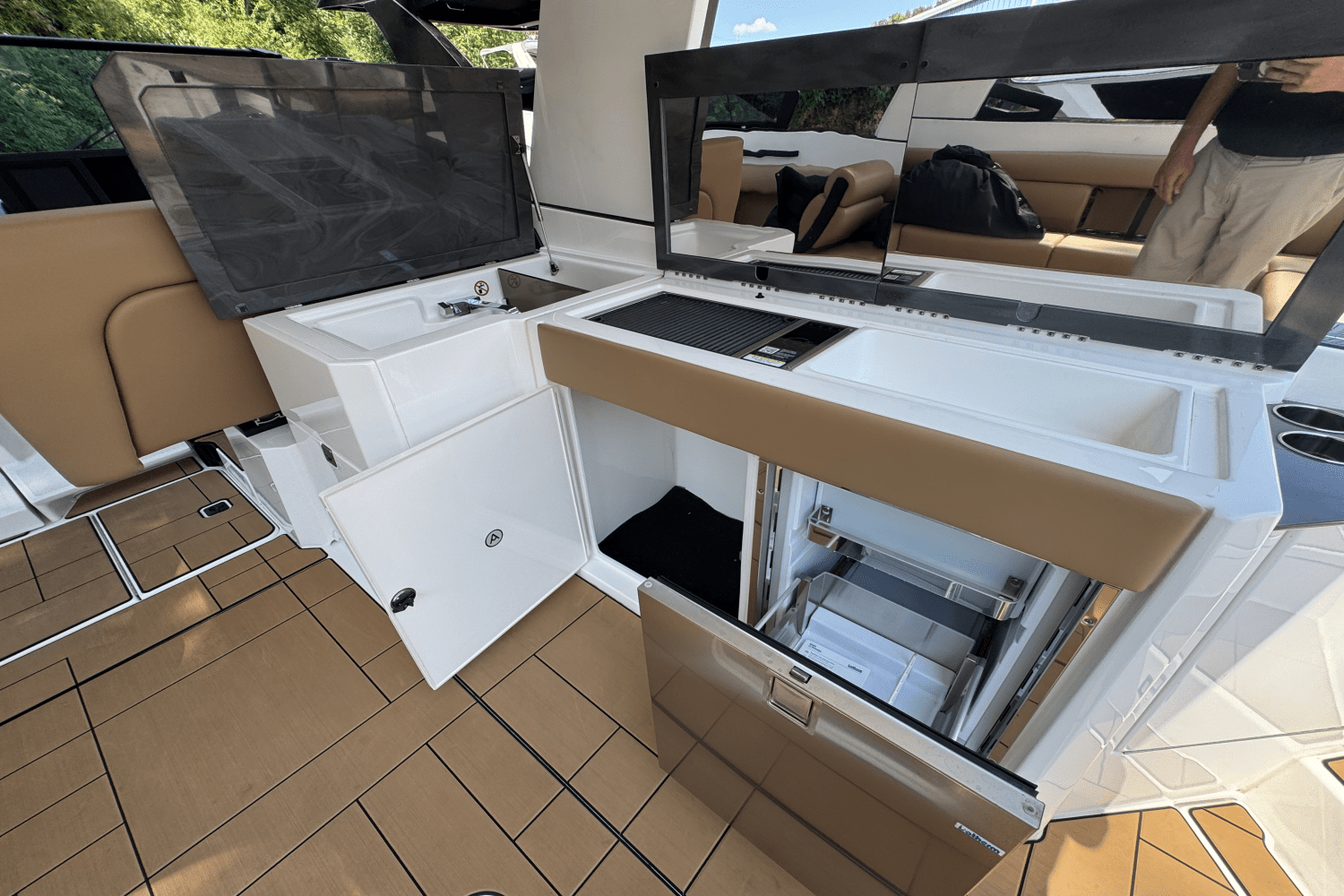 2024 Aviara AV36 Outboard Image Thumbnail #16