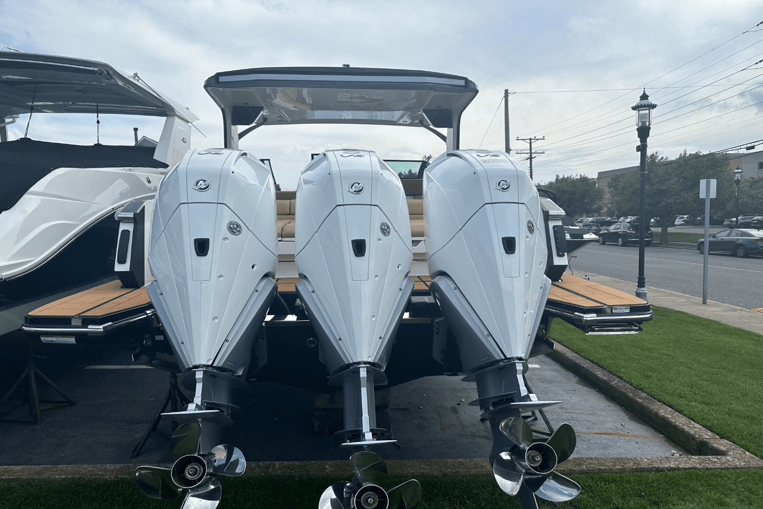 Thumbnail 3 for 2024 Aviara AV36 Outboard