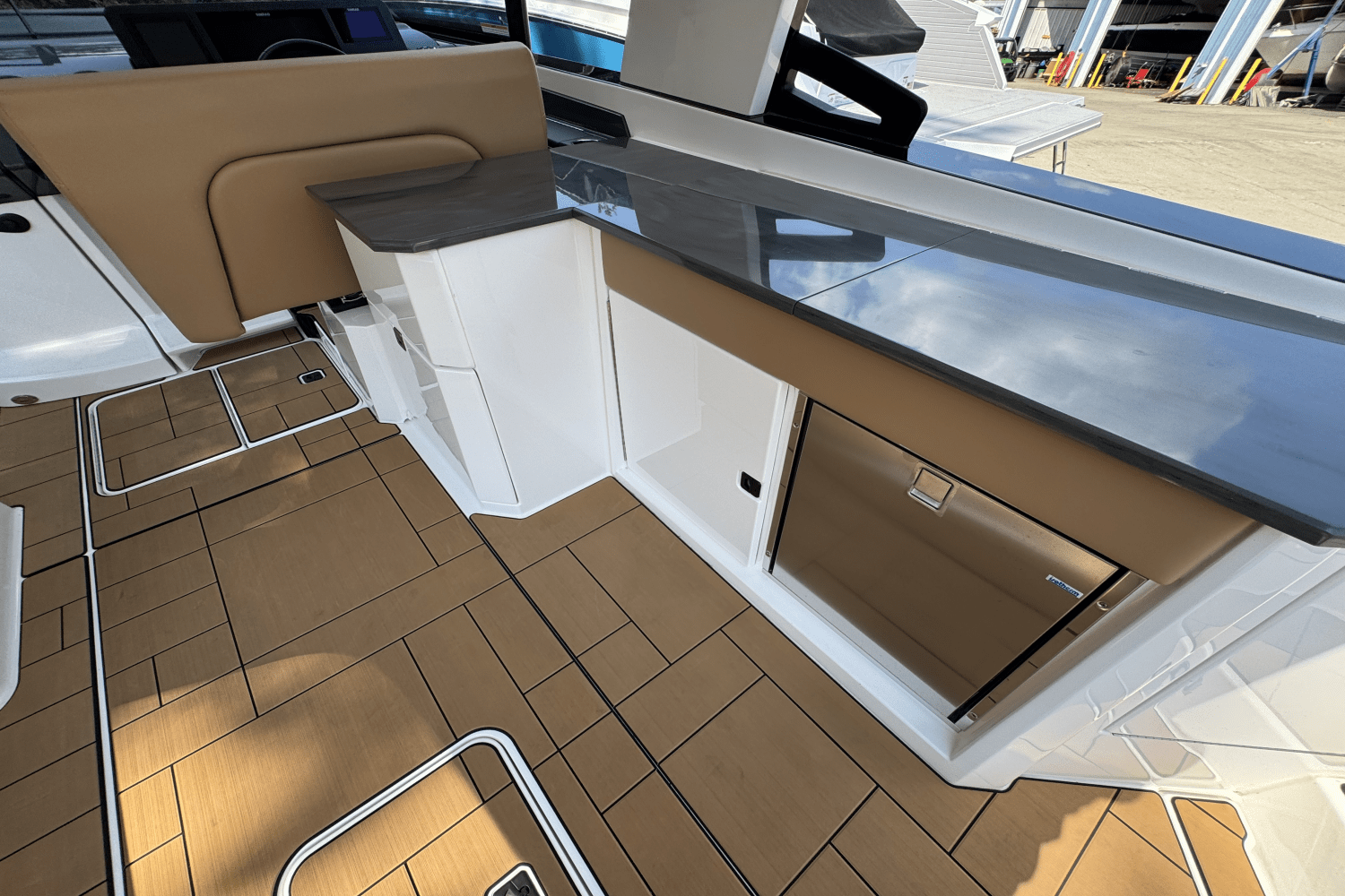 2024 Aviara AV36 Outboard Image Thumbnail #18