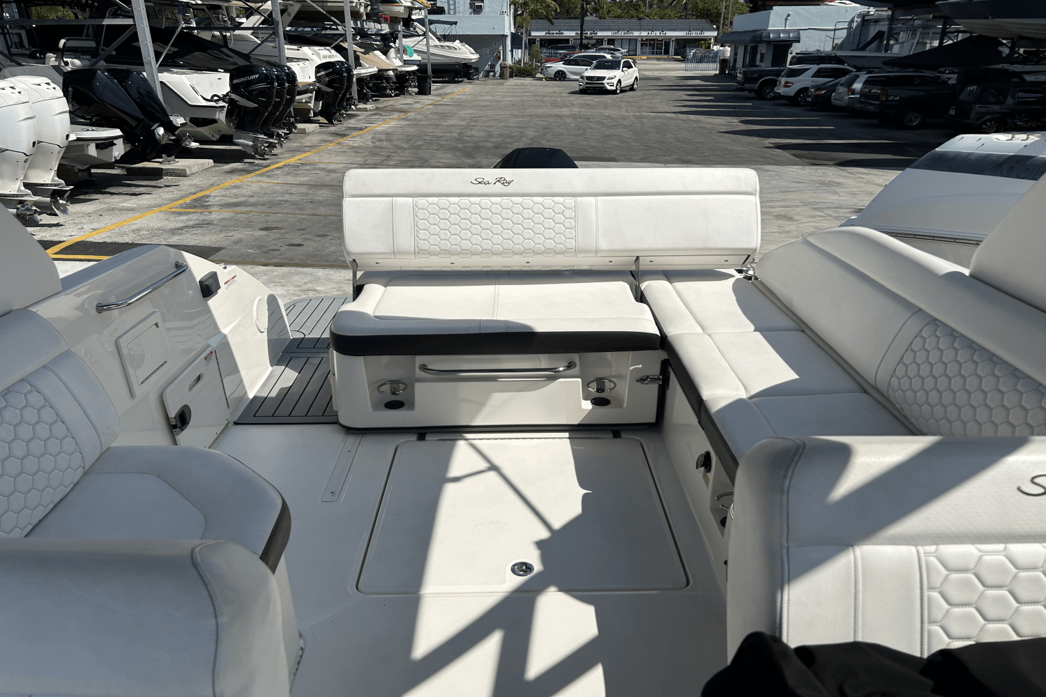 2019 Sea Ray 250 SDX OUTBOARD Image Thumbnail #18