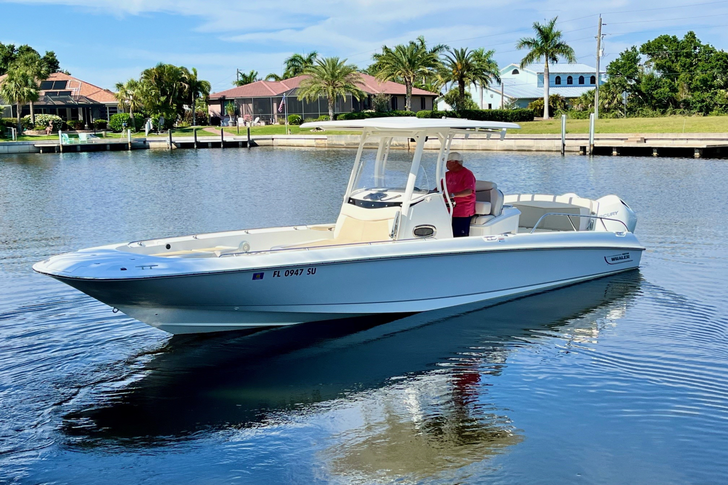 Thumbnail 3 for 2021 Boston Whaler 270 DAUNTLESS