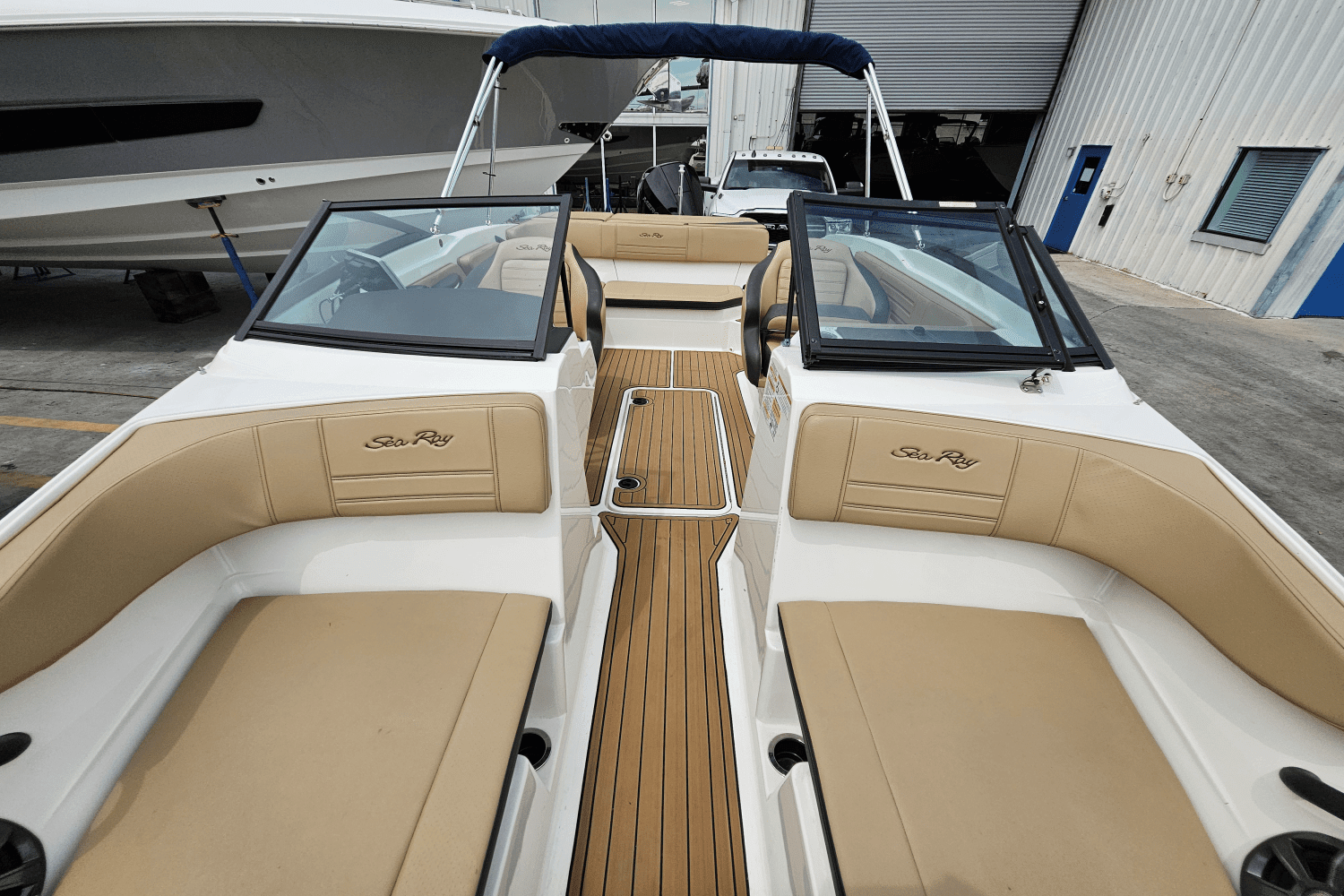 2019 Sea Ray 210 SPX OB Image Thumbnail #16