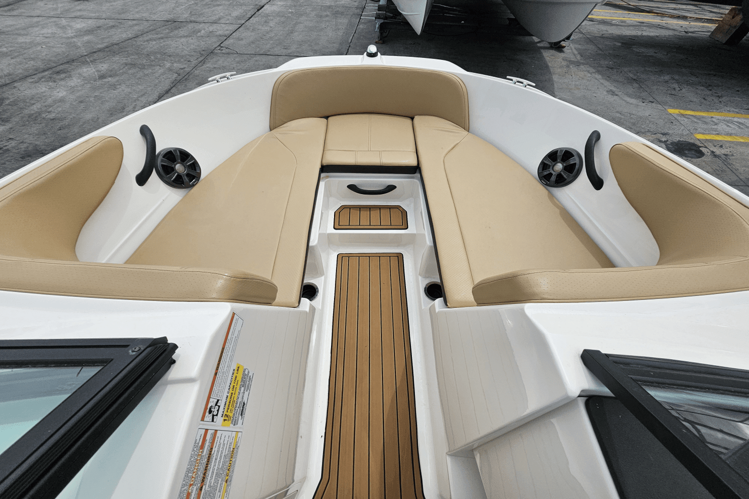 2019 Sea Ray 210 SPX OB Image Thumbnail #15