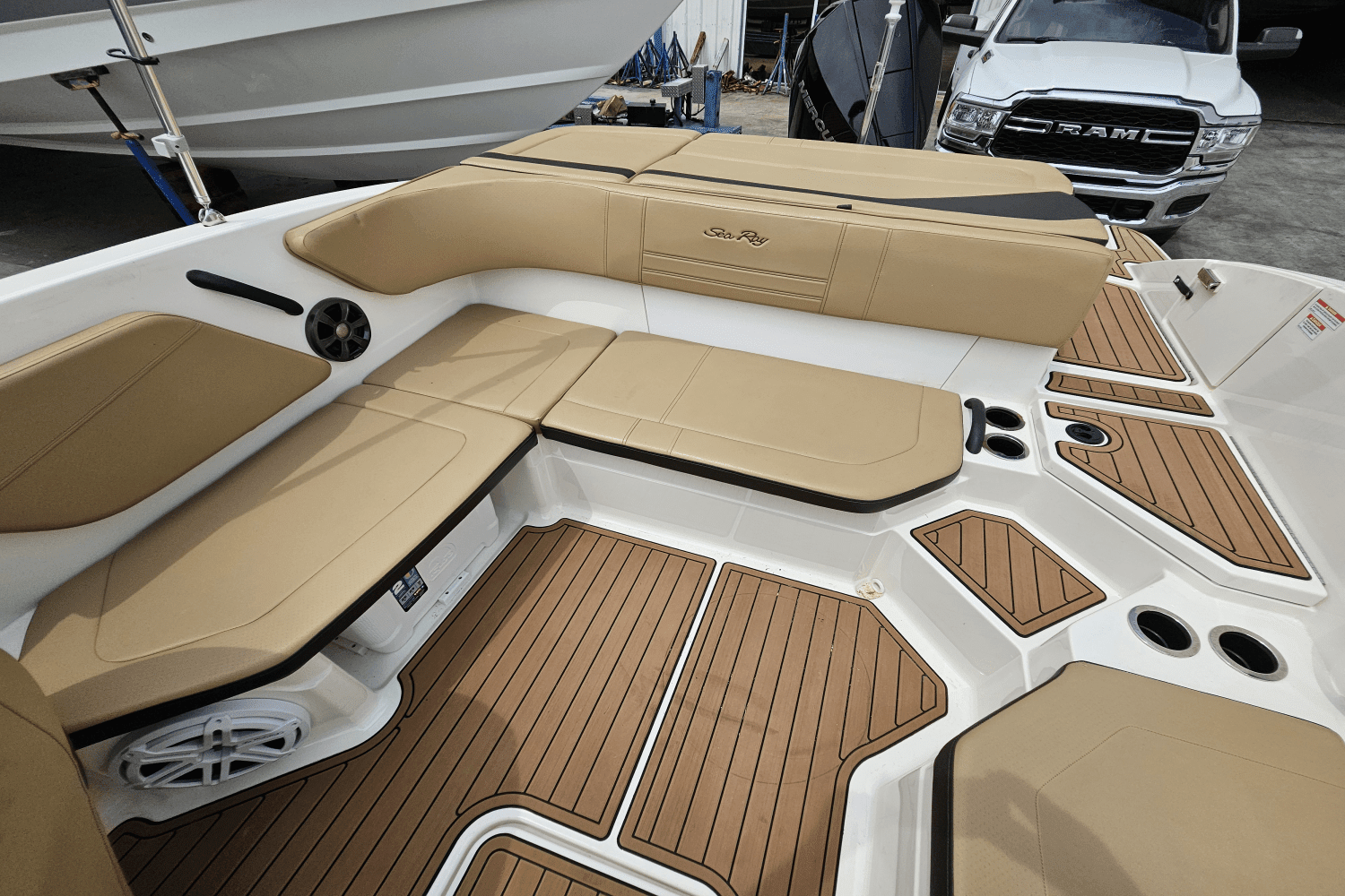 2019 Sea Ray 210 SPX OB Image Thumbnail #18