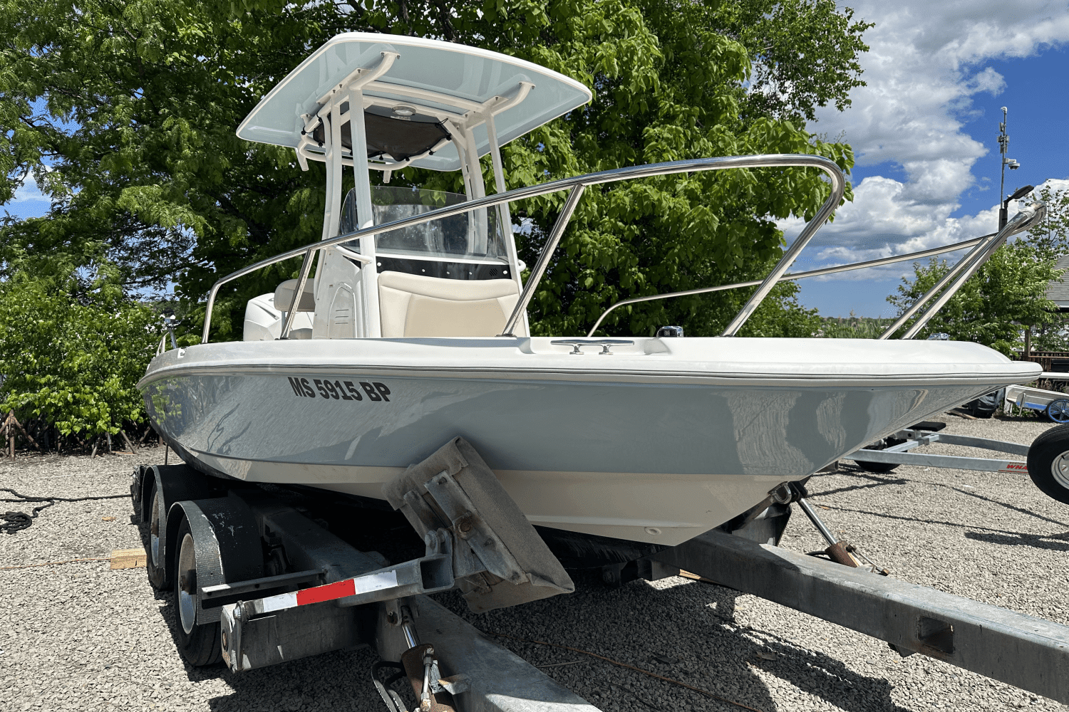 Thumbnail 3 for 2020 Boston Whaler 210 DAUNTLESS