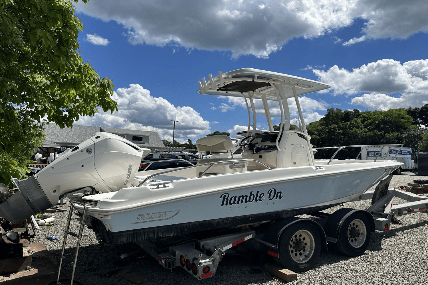 2020 Boston Whaler 210 DAUNTLESS Image Thumbnail #1