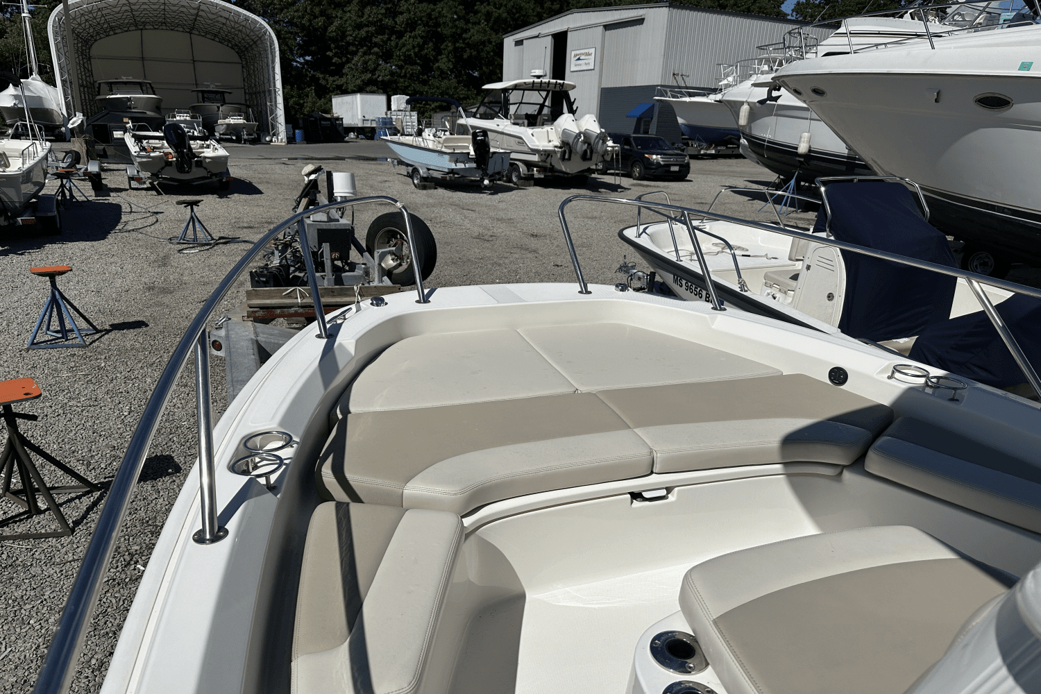 2020 Boston Whaler 210 DAUNTLESS Image Thumbnail #13