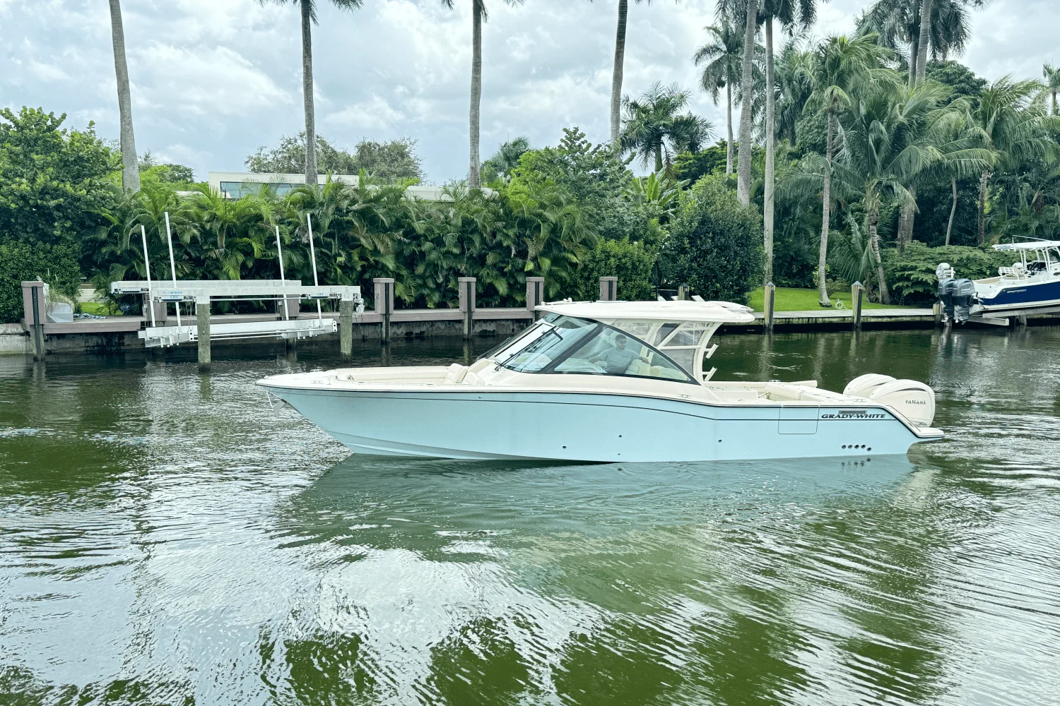 2025 Grady-White Freedom 325 Image Thumbnail #2