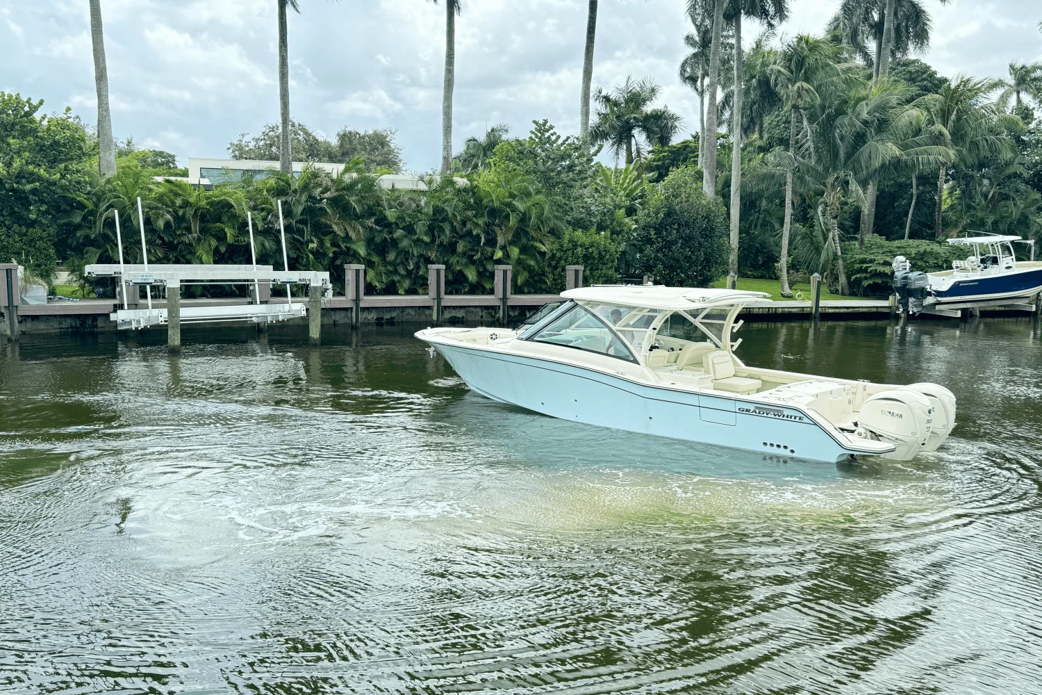 2025 Grady-White Freedom 325 Image Thumbnail #4