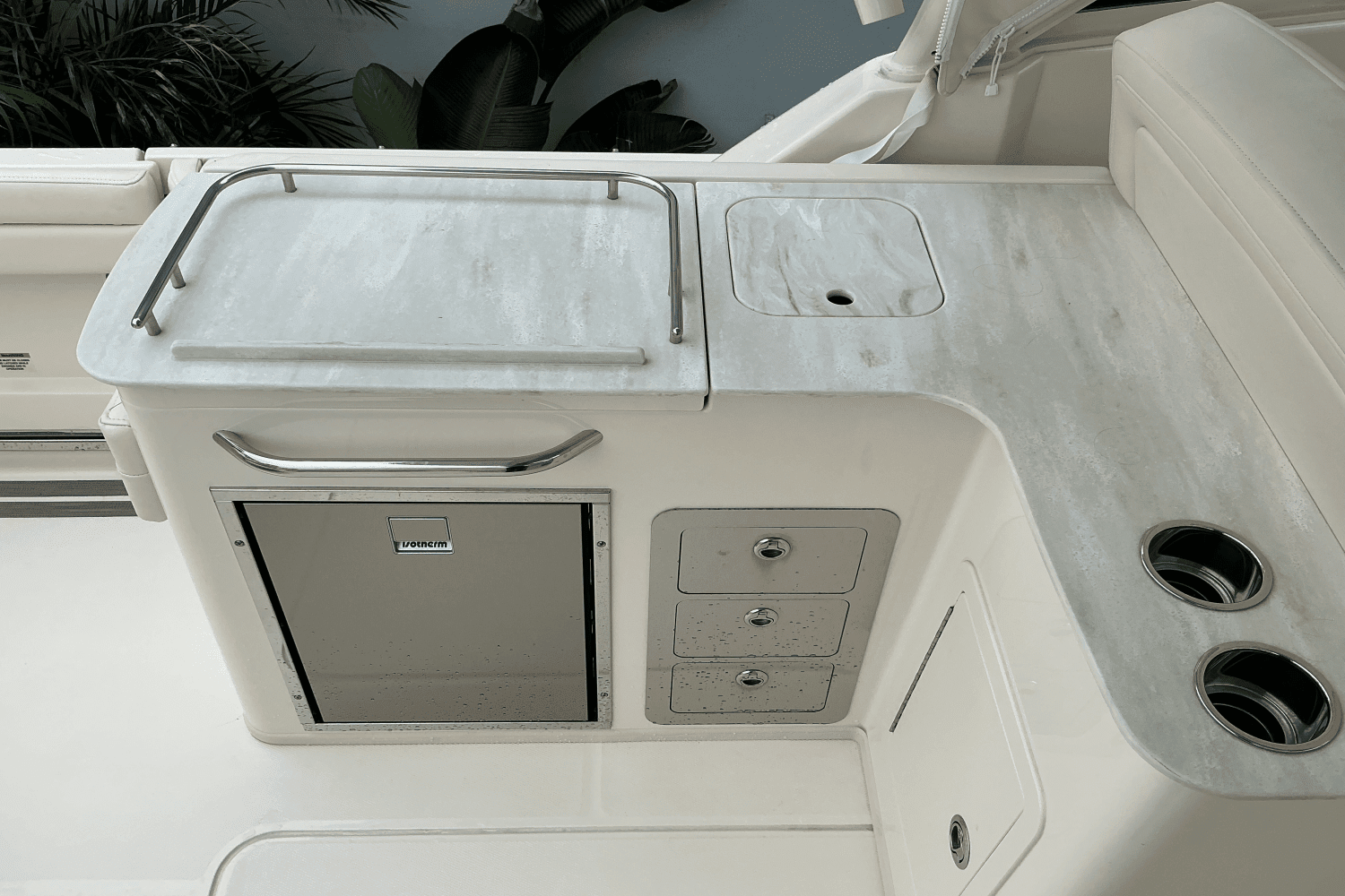 2025 Grady-White Freedom 325 Image Thumbnail #14