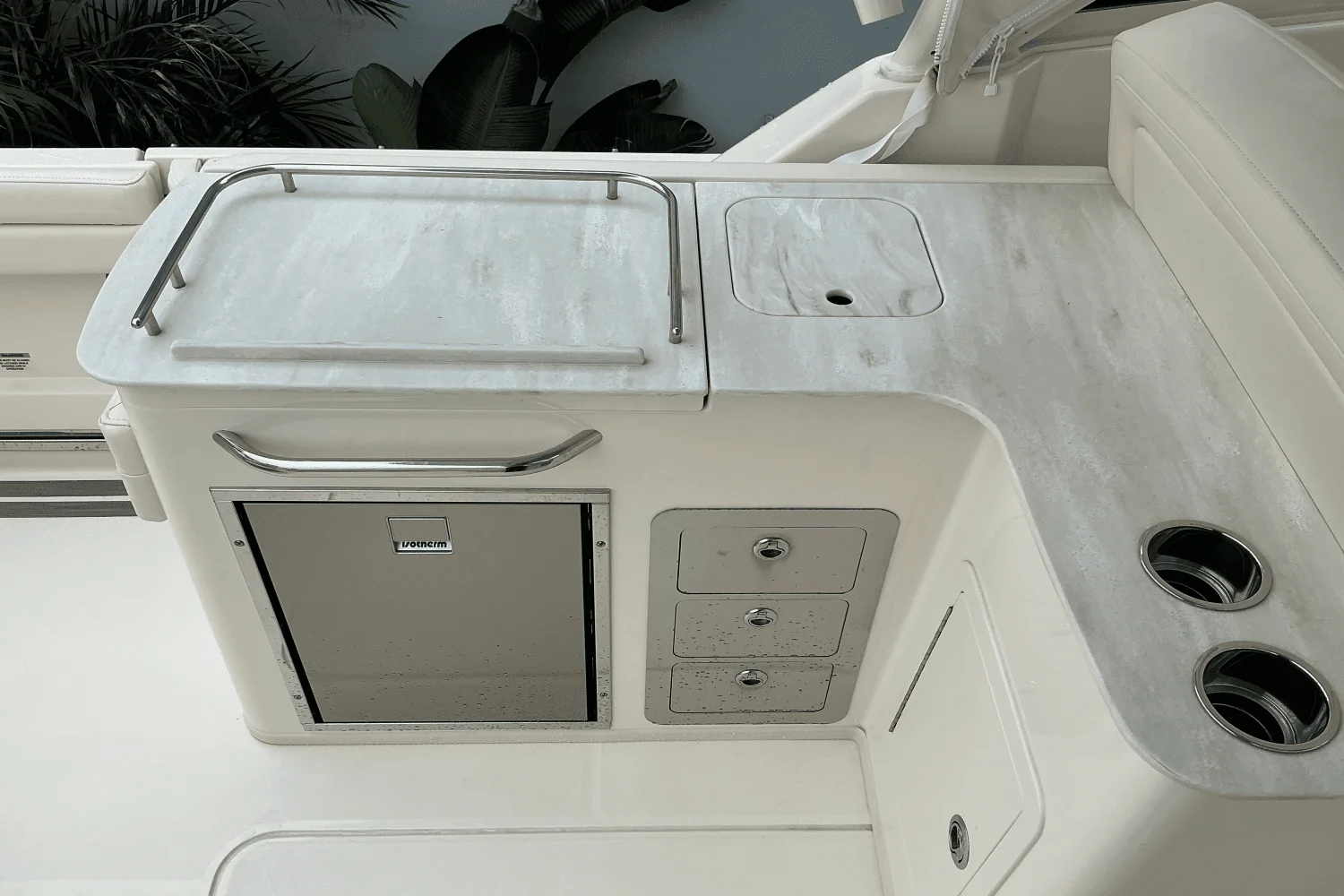 2025 Grady-White Freedom 325 Image Thumbnail #14