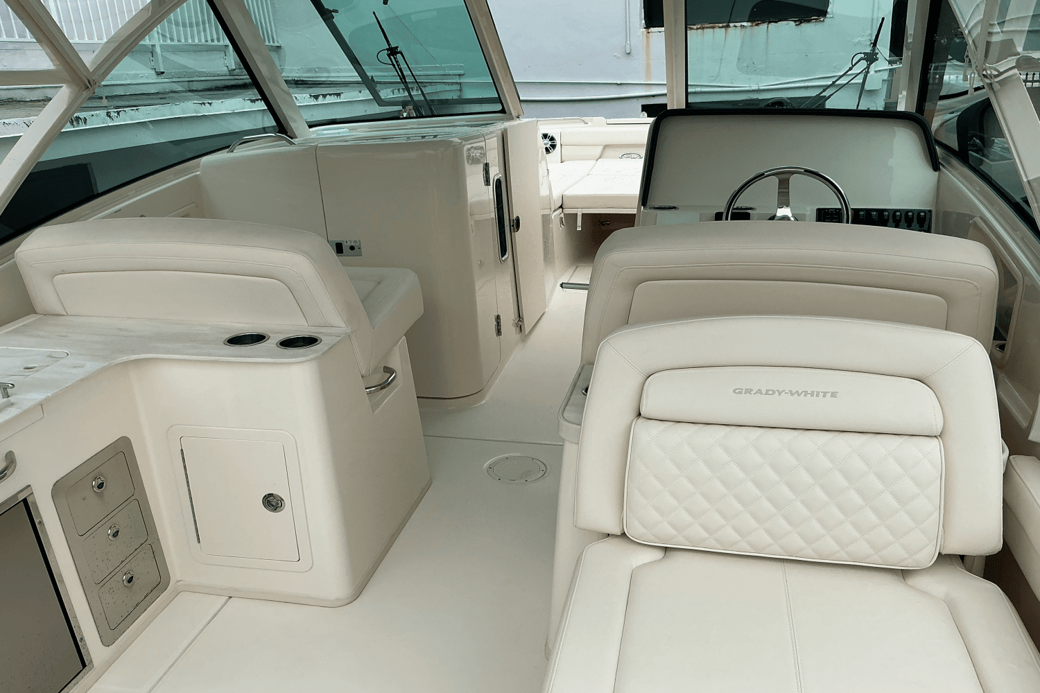 2025 Grady-White Freedom 325 Image Thumbnail #11
