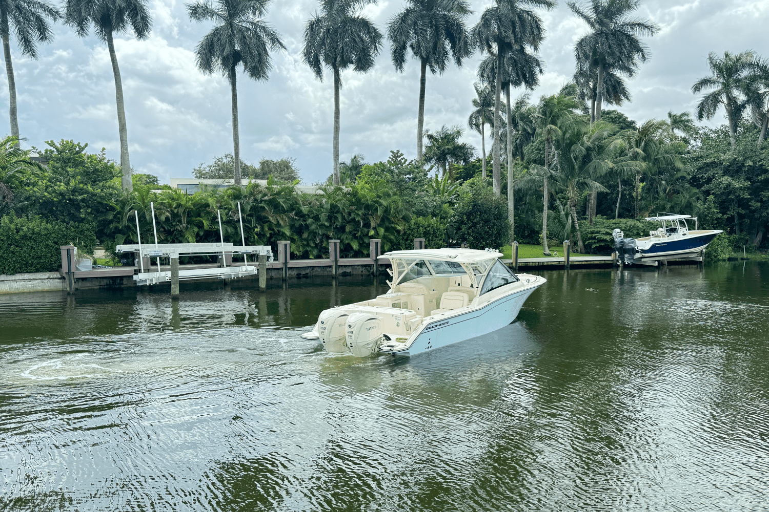 2025 Grady-White Freedom 325 Image Thumbnail #5