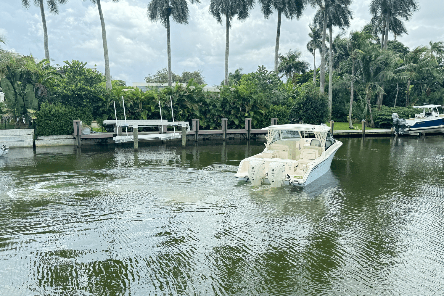 2025 Grady-White Freedom 325 Image Thumbnail #6