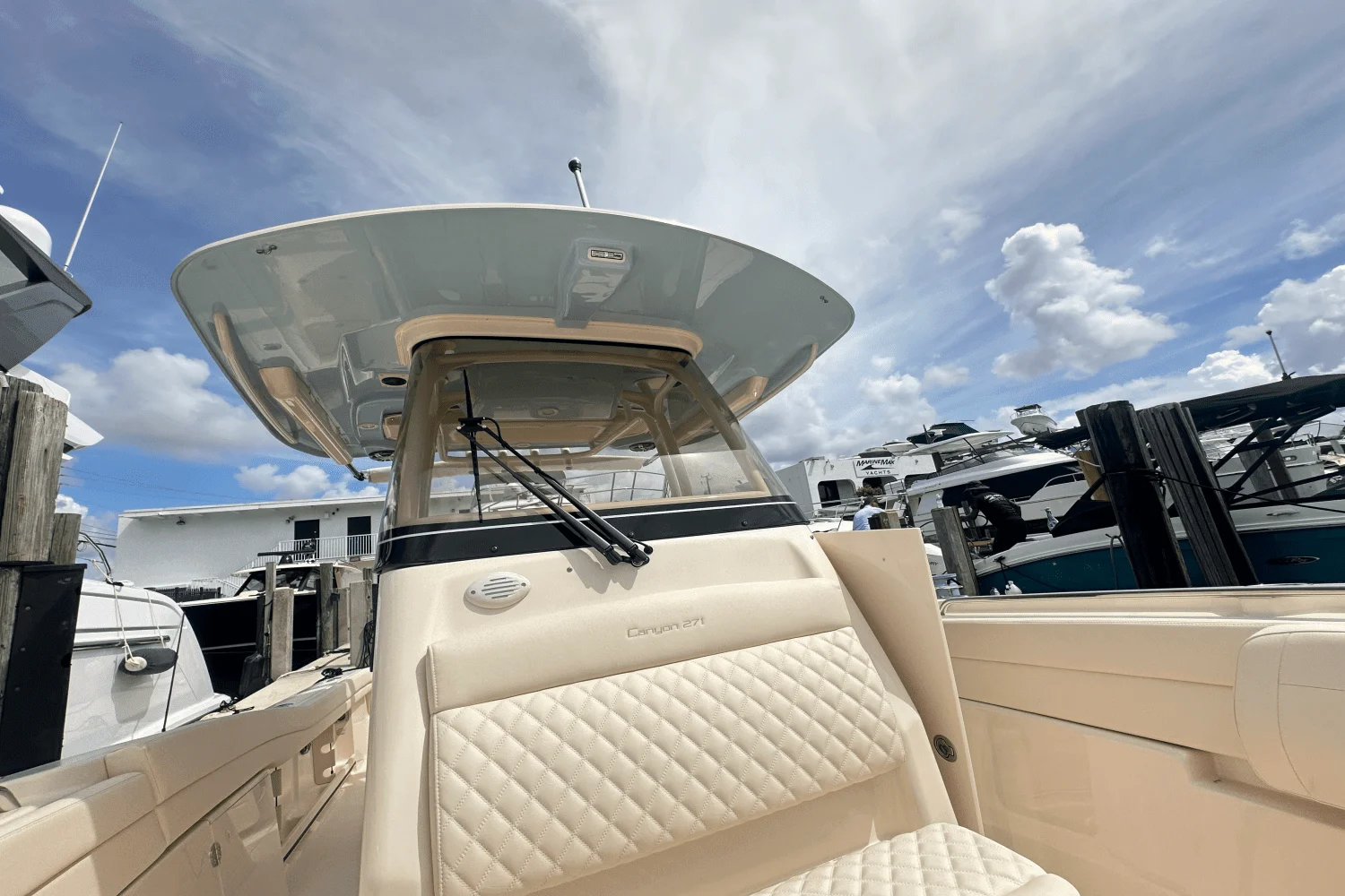 2025 Grady-White Canyon 271 Image Thumbnail #23