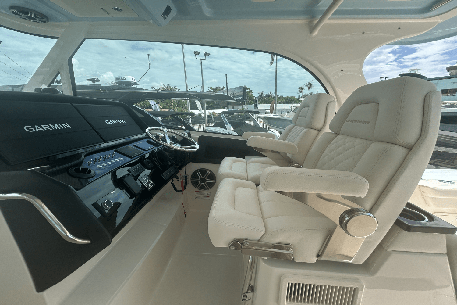 2025 Grady-White Freedom 415 Image Thumbnail #8