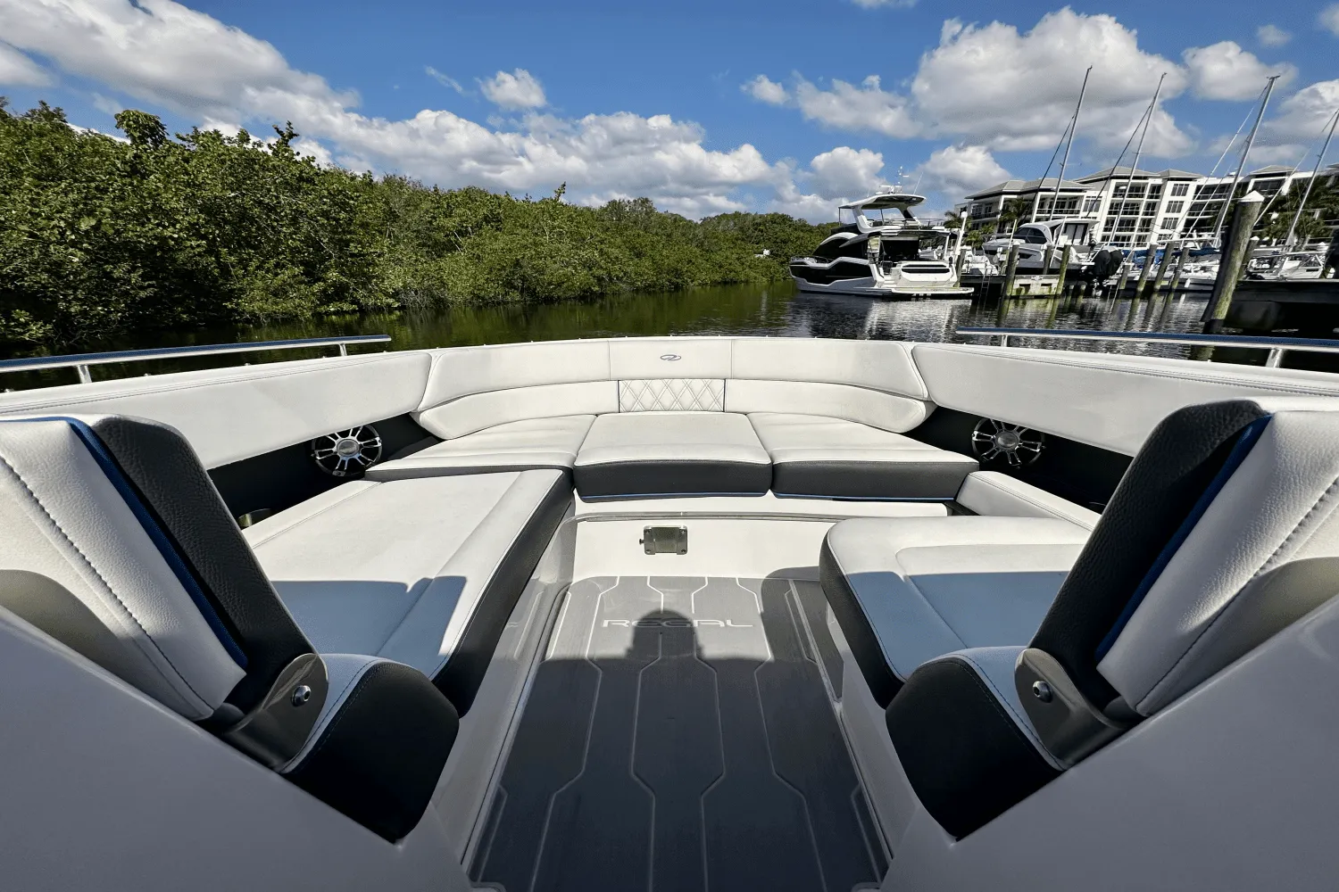 2022 Regal 29 OBX Image Thumbnail #4
