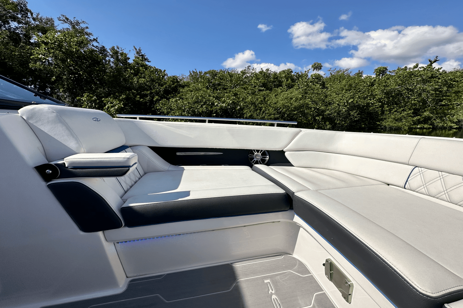 2022 Regal 29 OBX Image Thumbnail #6