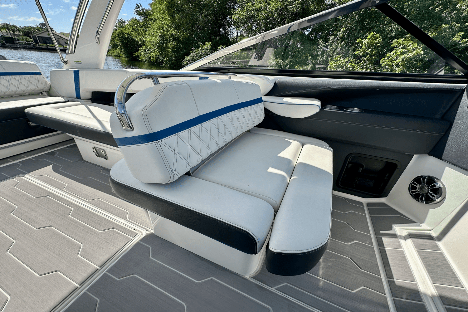 2022 Regal 29 OBX Image Thumbnail #16