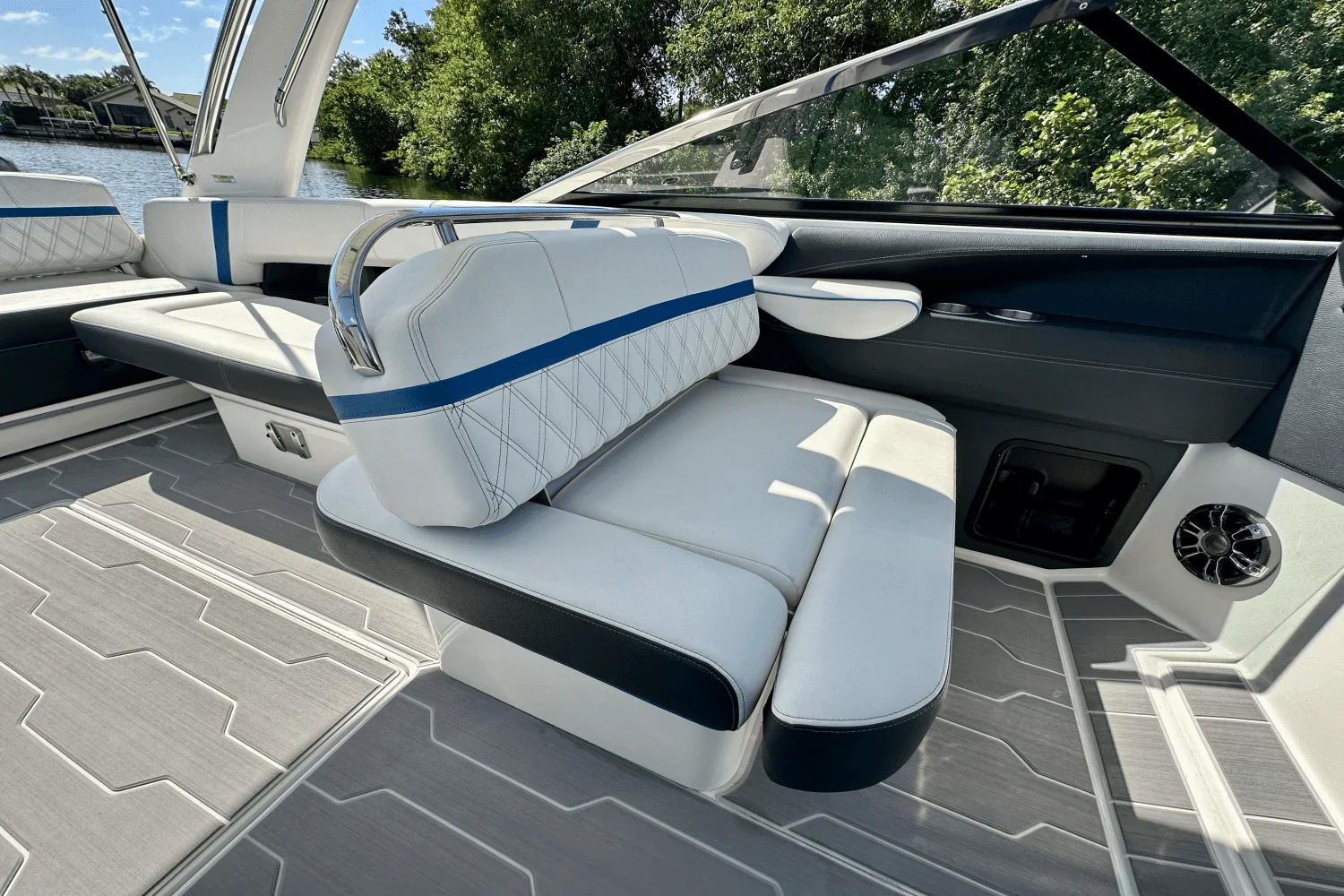 2022 Regal 29 OBX Image Thumbnail #16