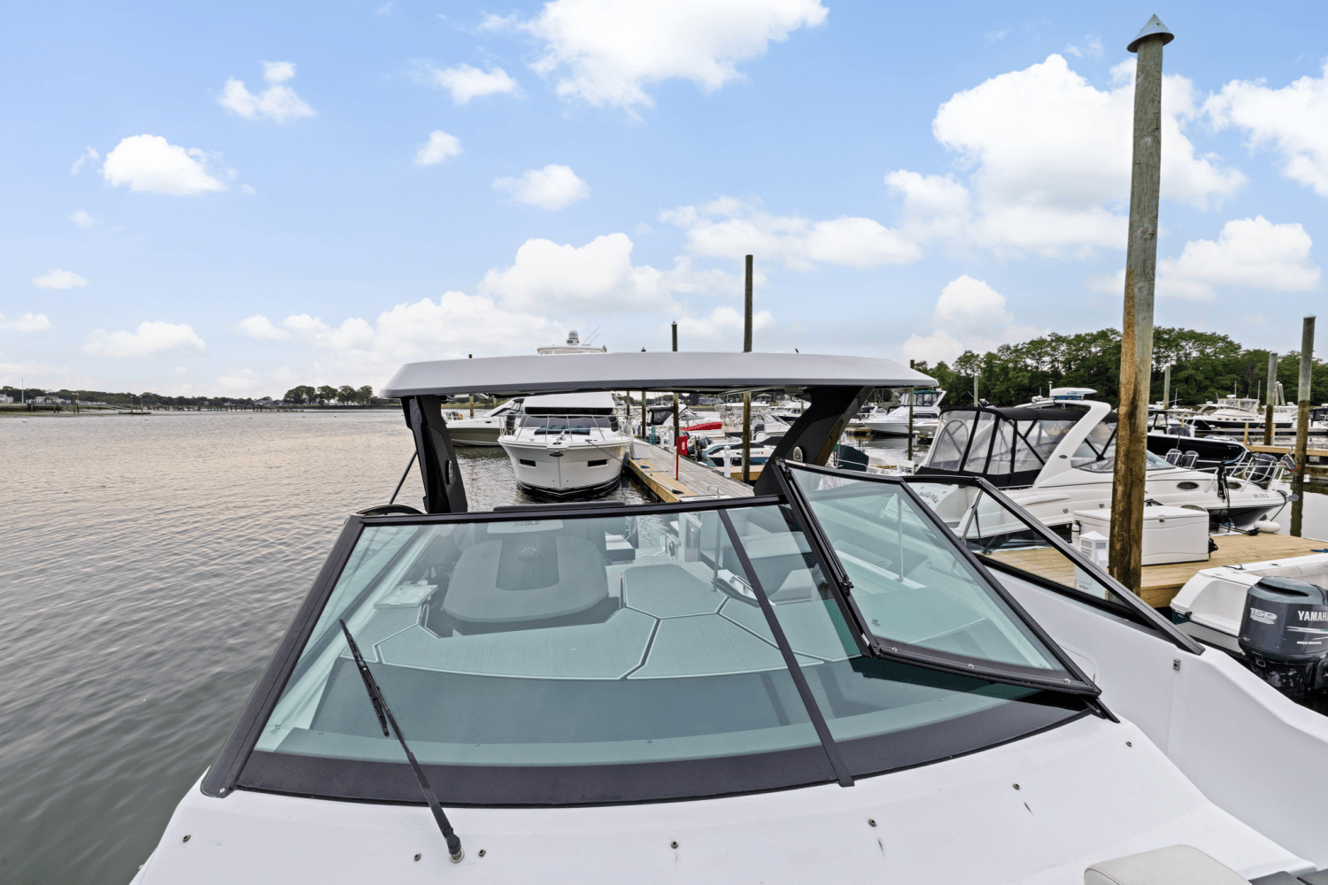 2022 Cruisers Yachts 34 GLS Outboard Image Thumbnail #38