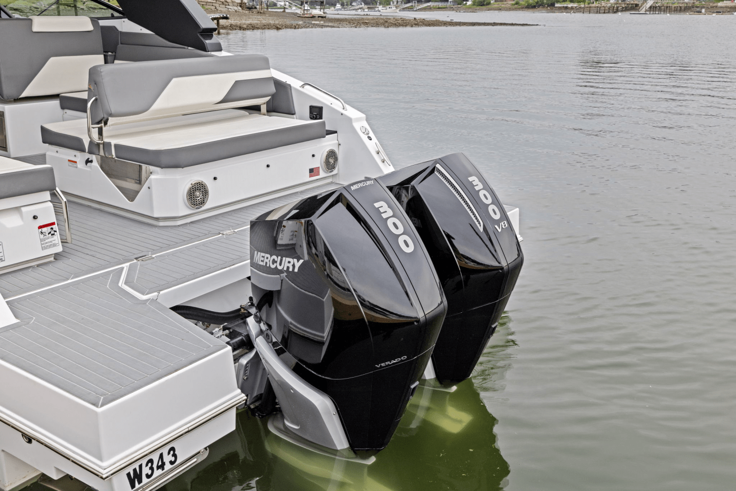 2022 Cruisers Yachts 34 GLS Outboard Image Thumbnail #5