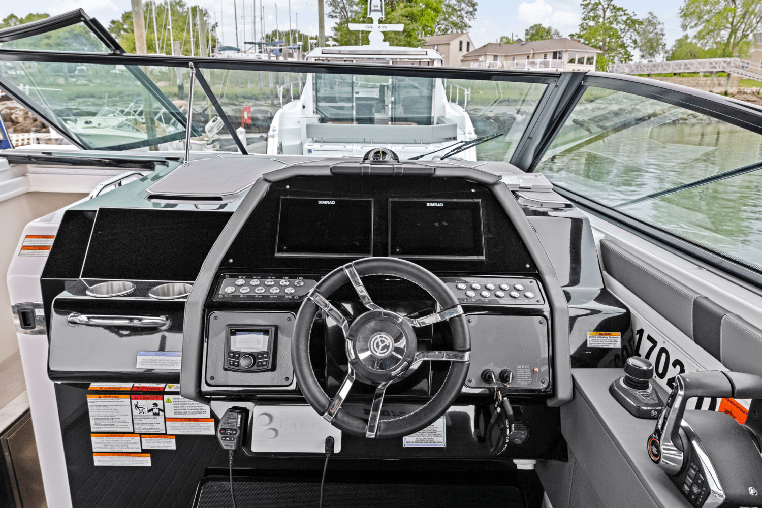 2022 Cruisers Yachts 34 GLS Outboard Image Thumbnail #21