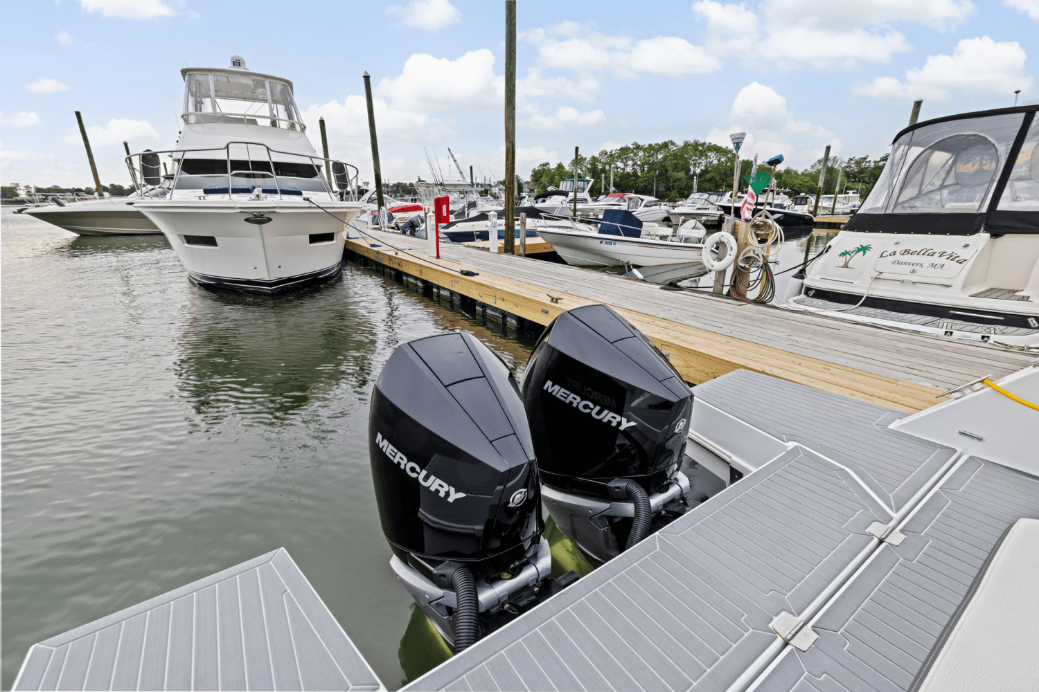 2022 Cruisers Yachts 34 GLS Outboard Image Thumbnail #6