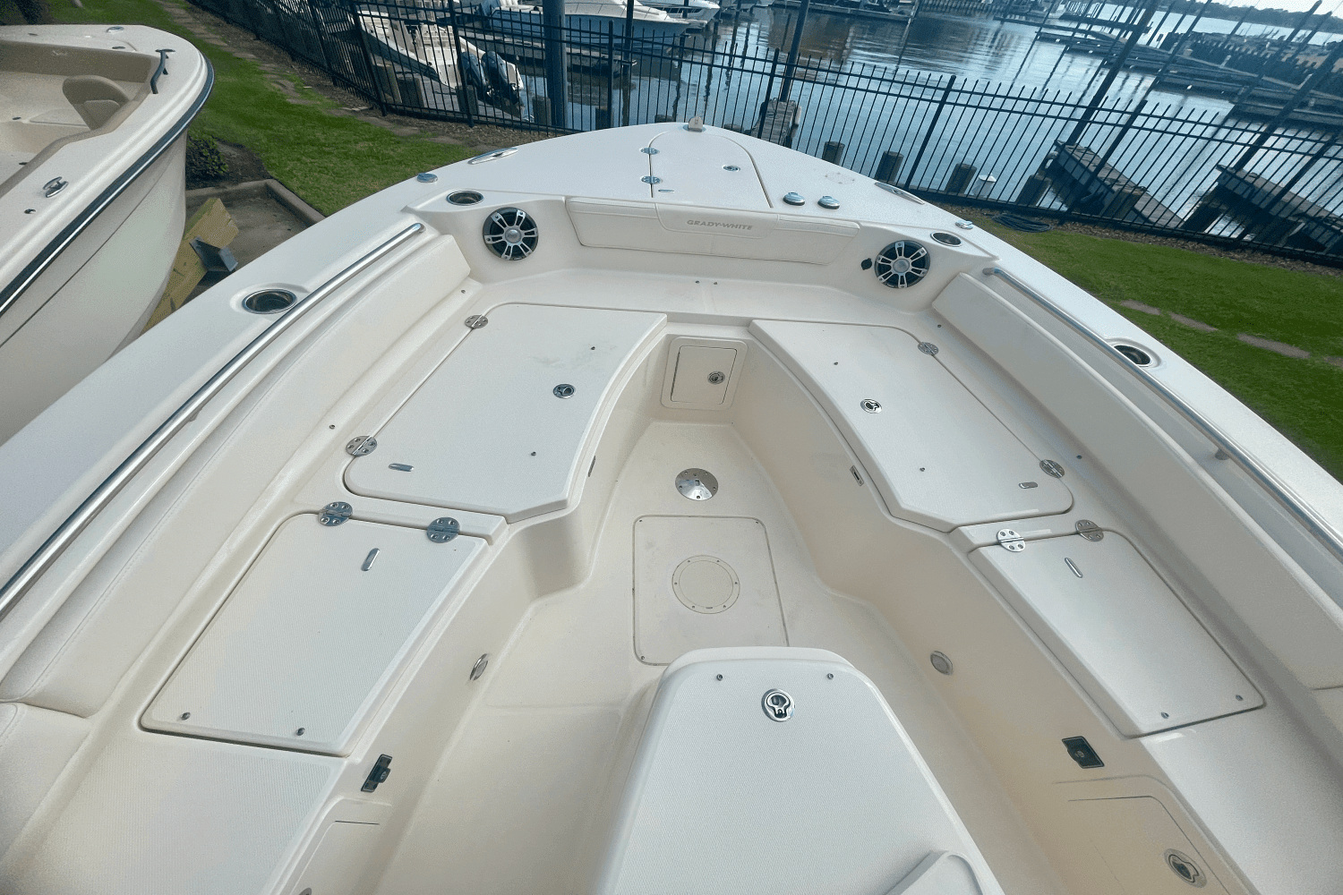 2025 Grady-White 281 CE Image Thumbnail #6
