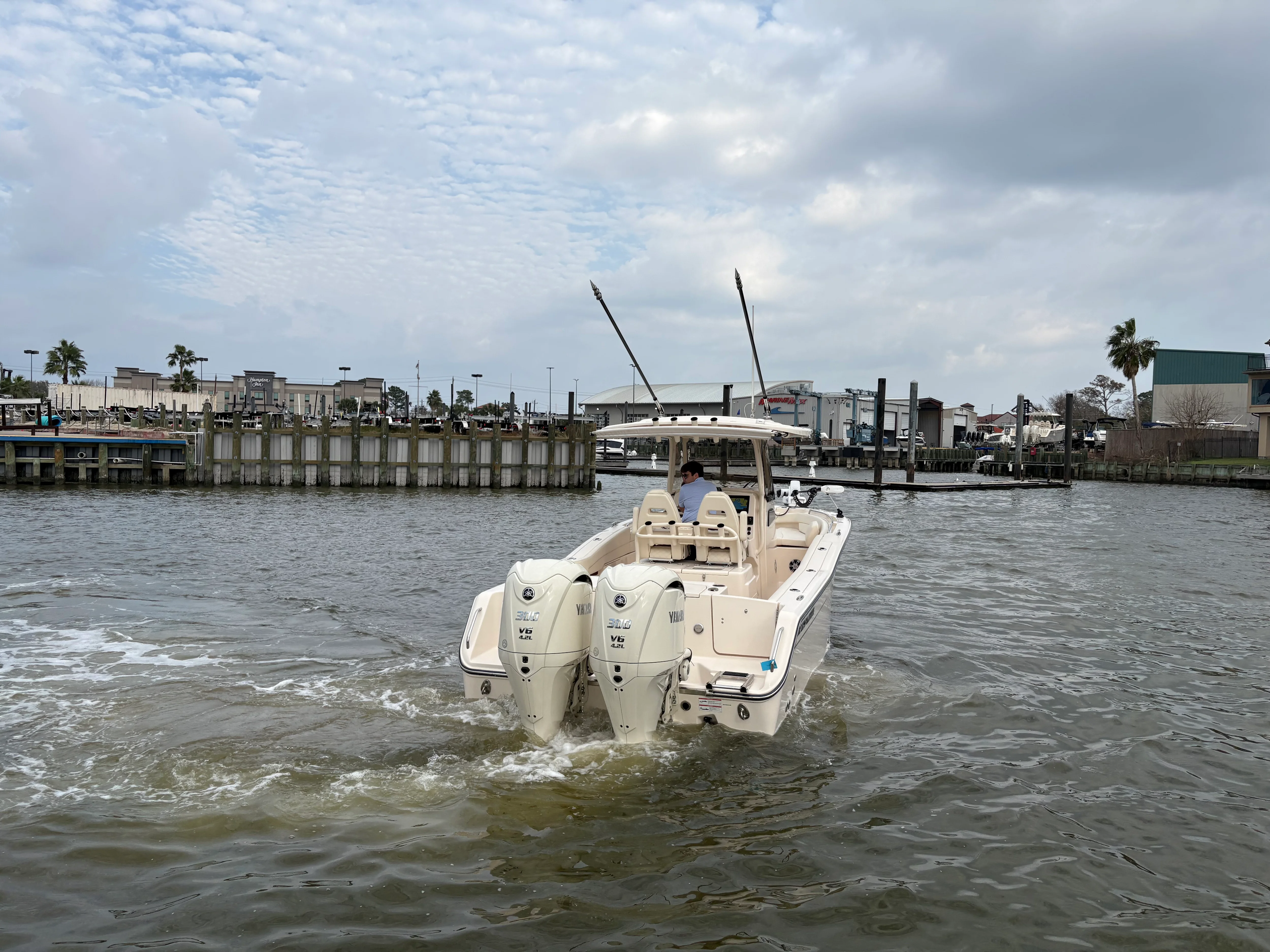 2025 Grady-White Canyon 271 Image Thumbnail #2