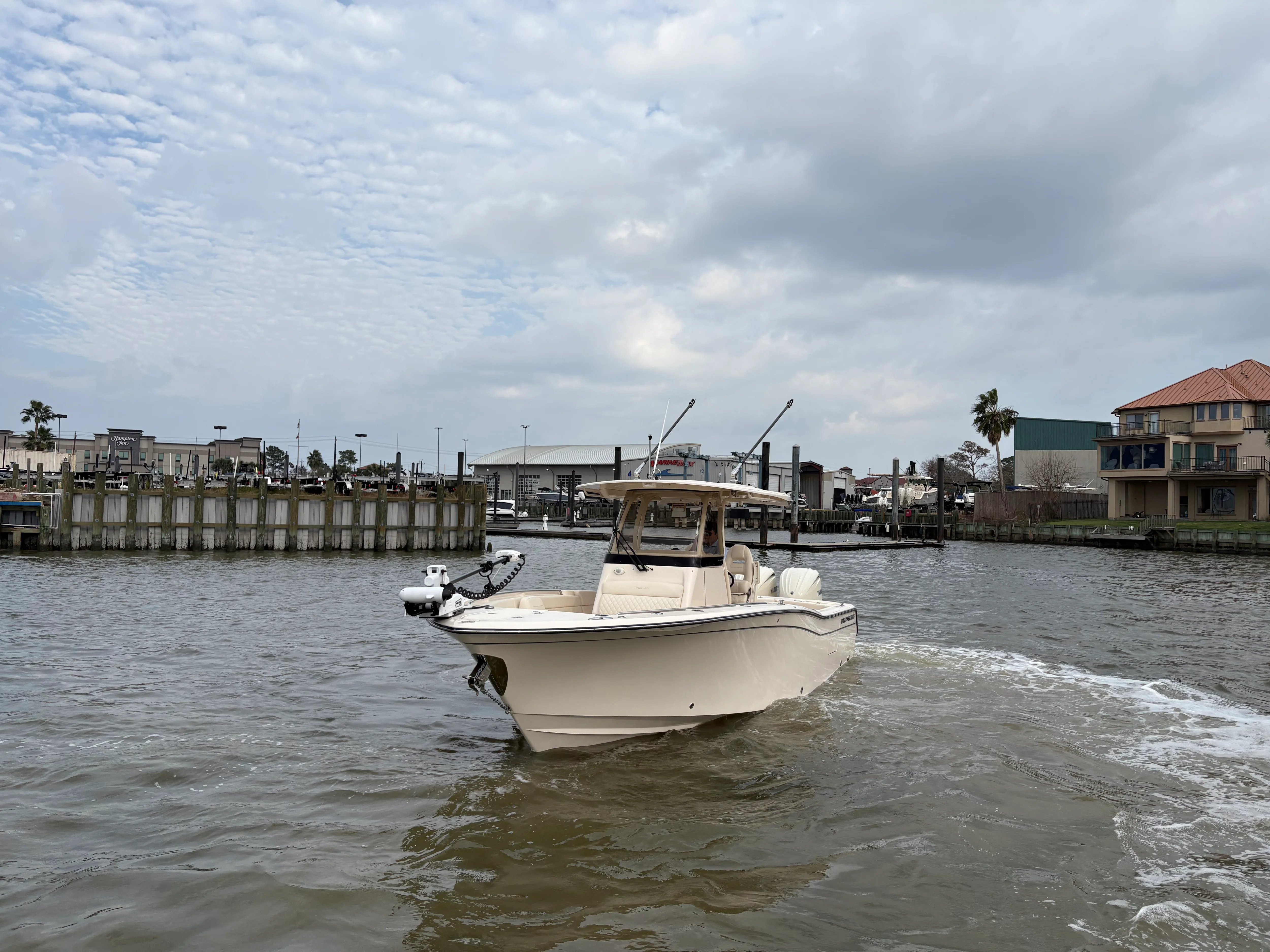 2025 Grady-White Canyon 271 Image Thumbnail #7