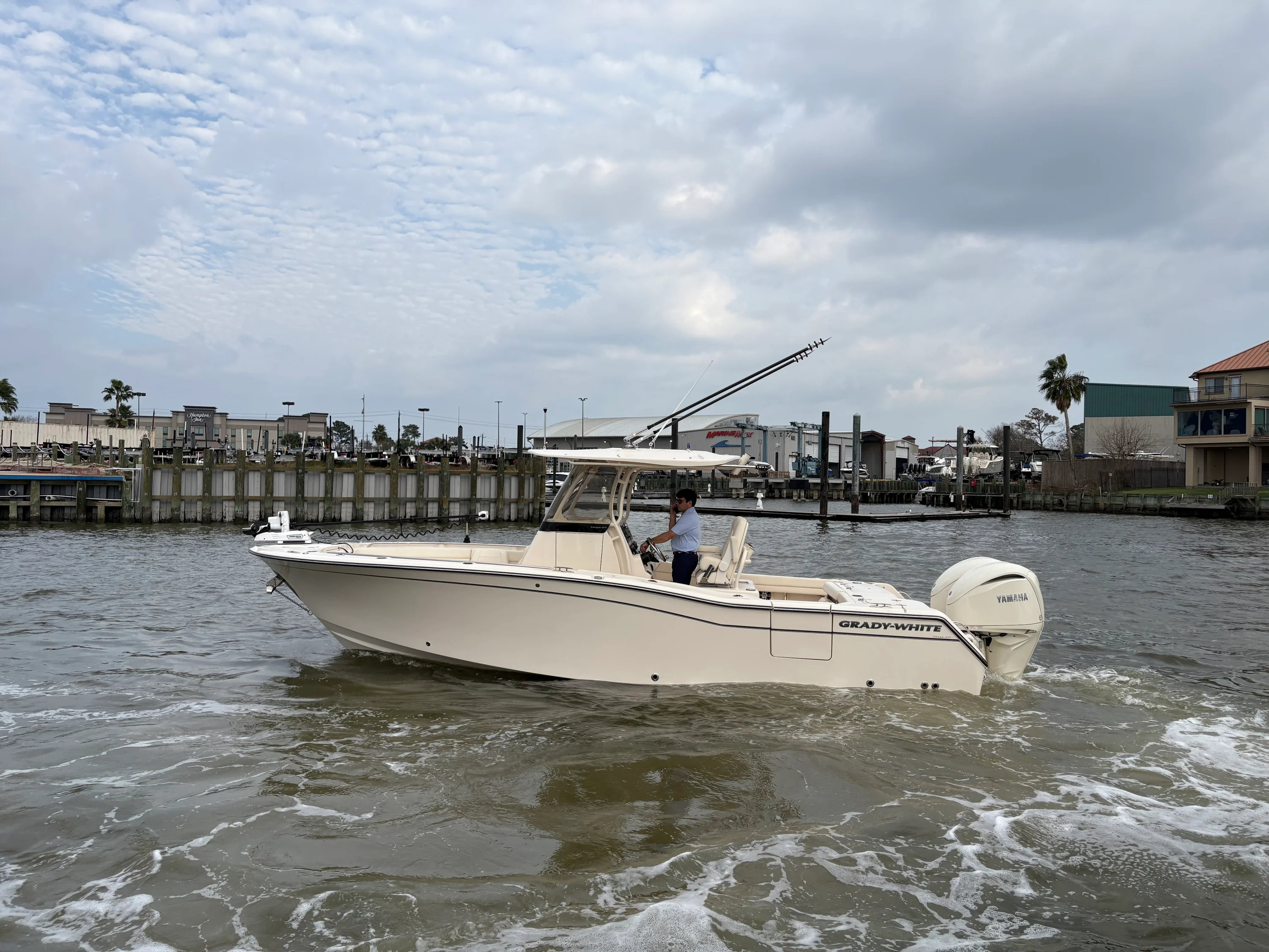 2025 Grady-White Canyon 271 Image Thumbnail #5