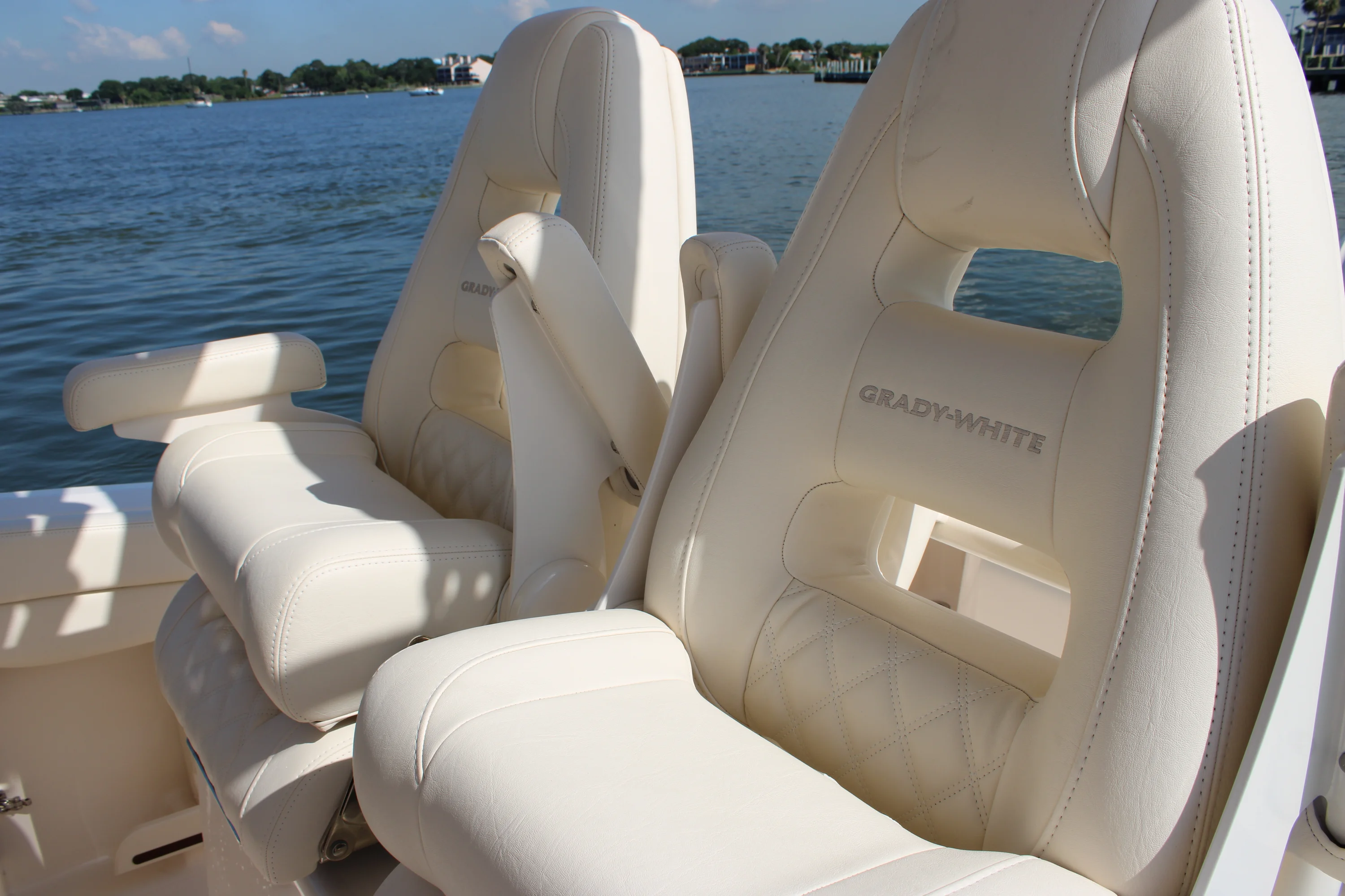 2025 Grady-White Canyon 271 Image Thumbnail #25