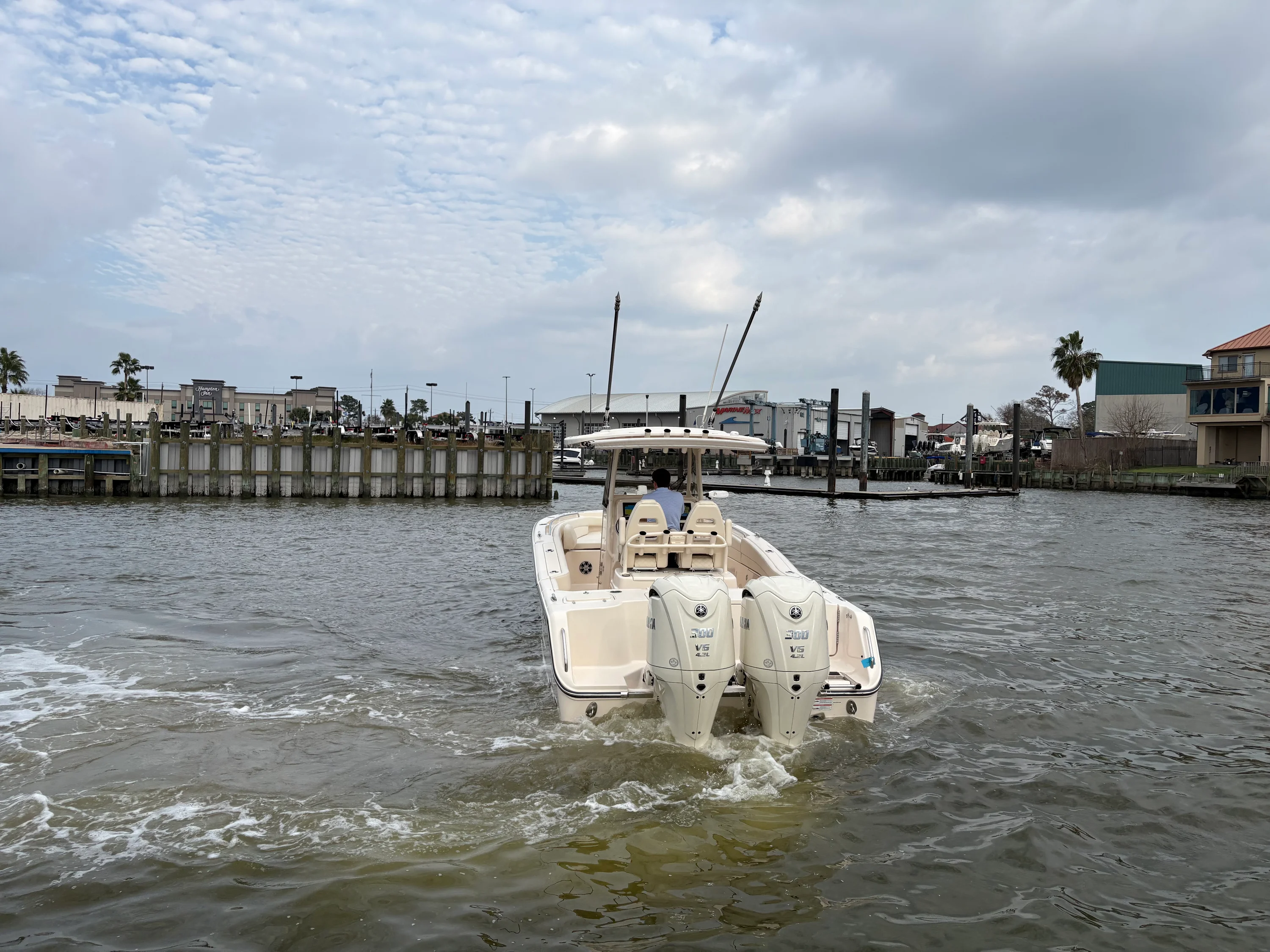 2025 Grady-White Canyon 271 Image Thumbnail #3