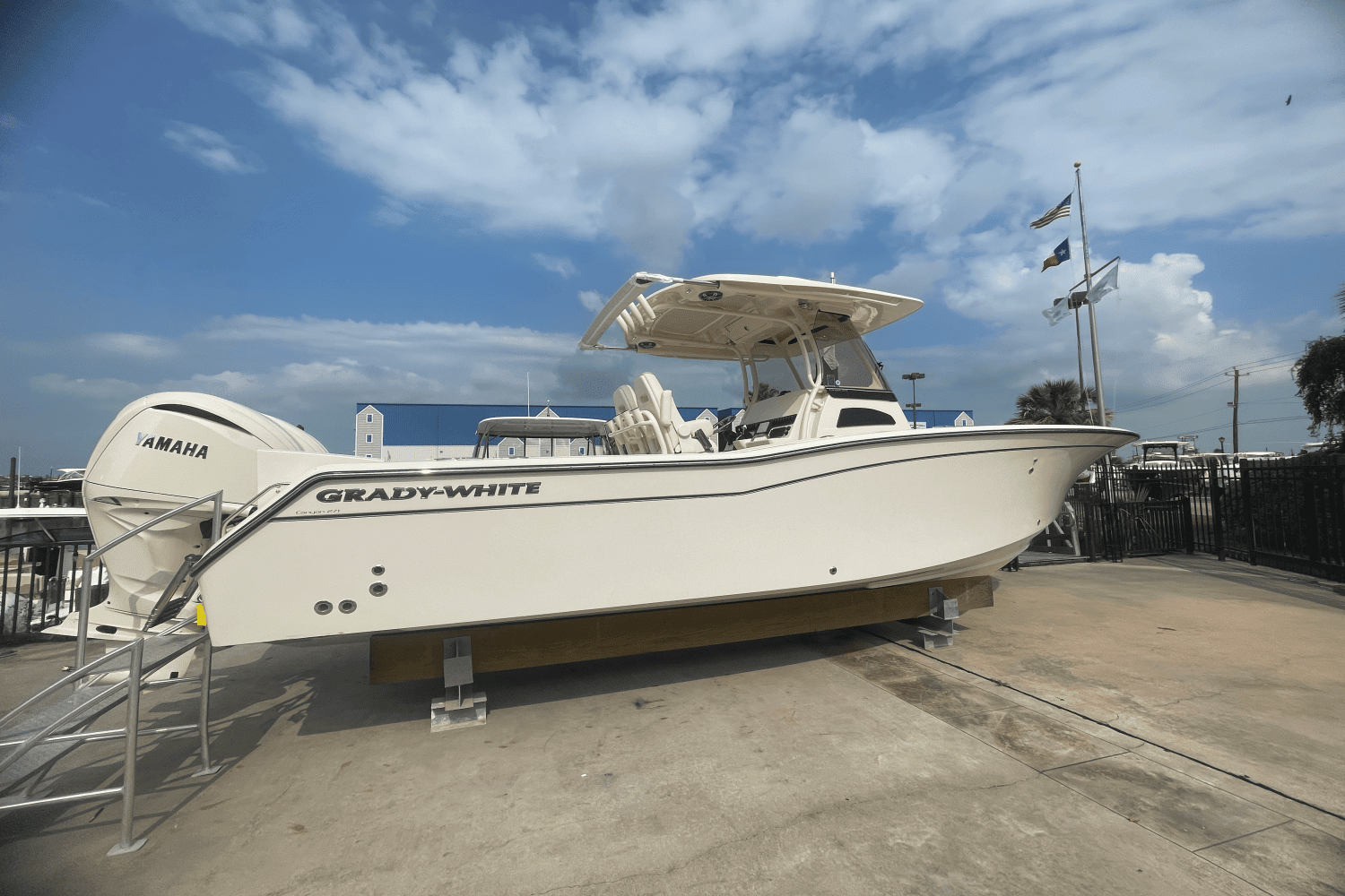 2025 Grady-White Canyon 271 Image Thumbnail #0