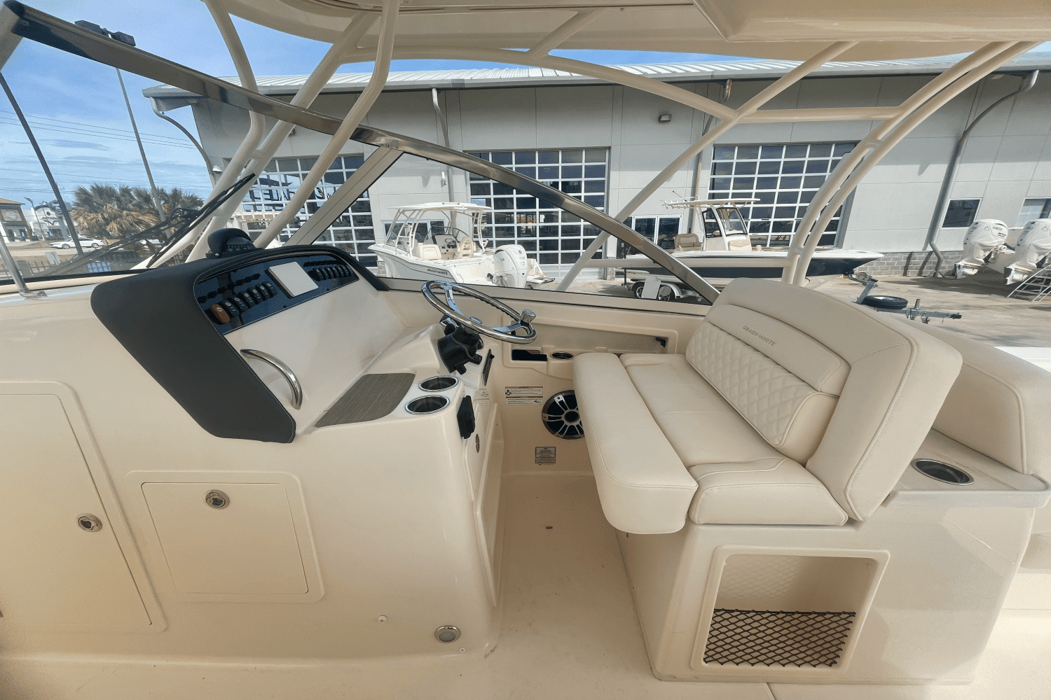 2025 Grady-White Freedom 307 Image Thumbnail #4