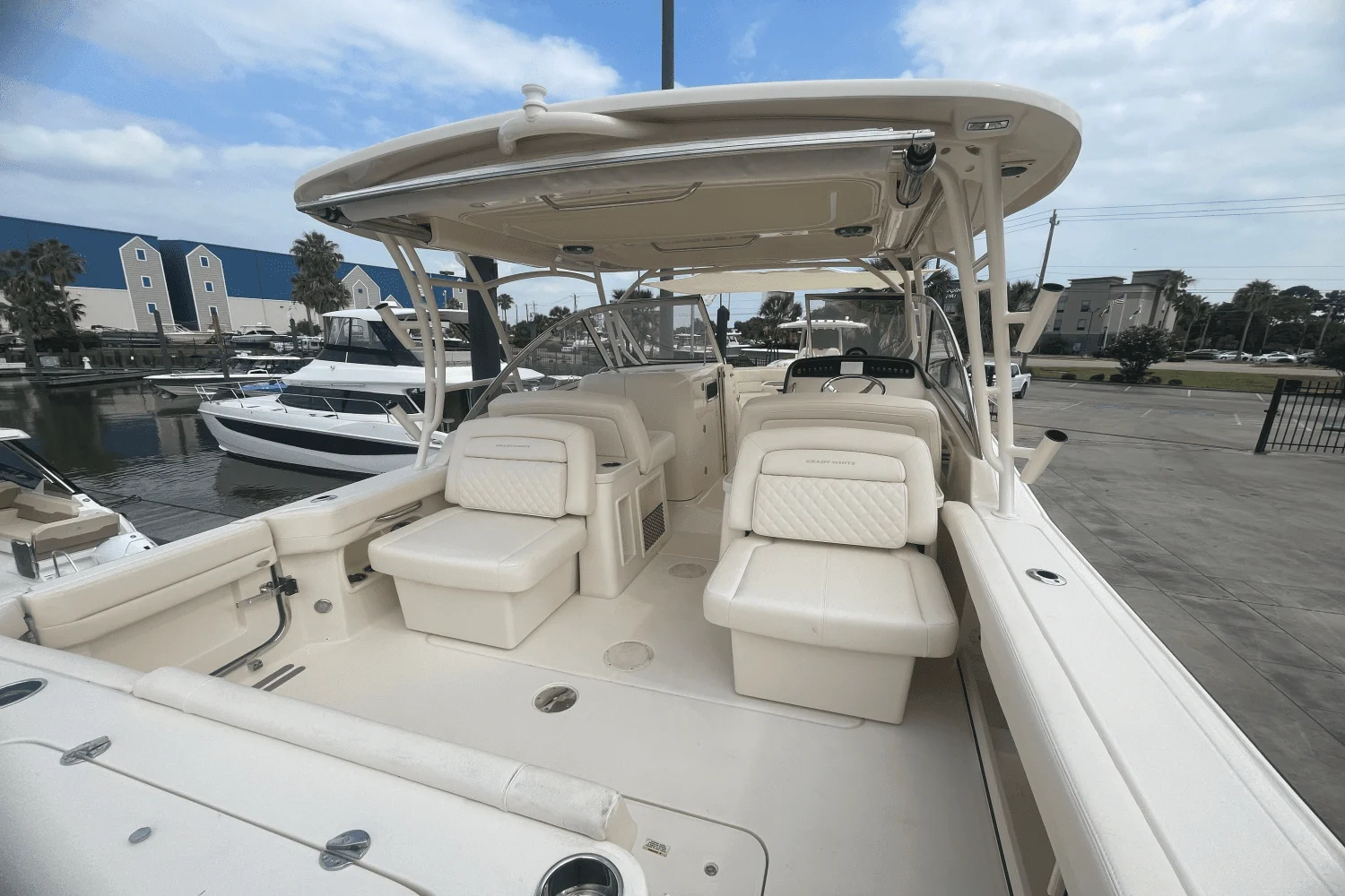 2025 Grady-White Freedom 307 Image Thumbnail #1
