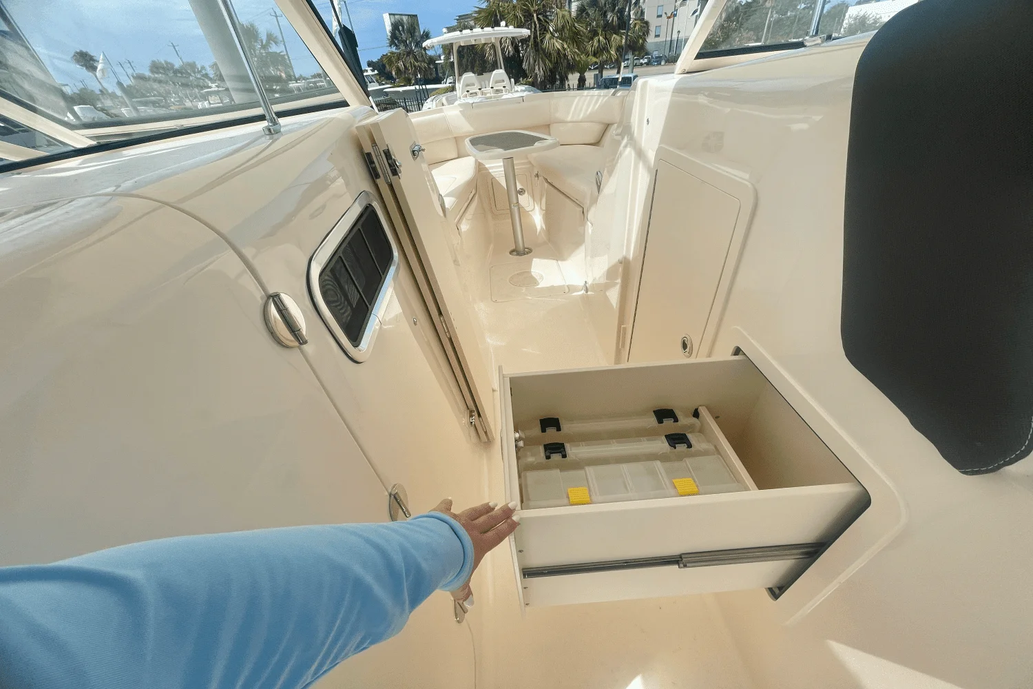 2025 Grady-White Freedom 307 Image Thumbnail #6