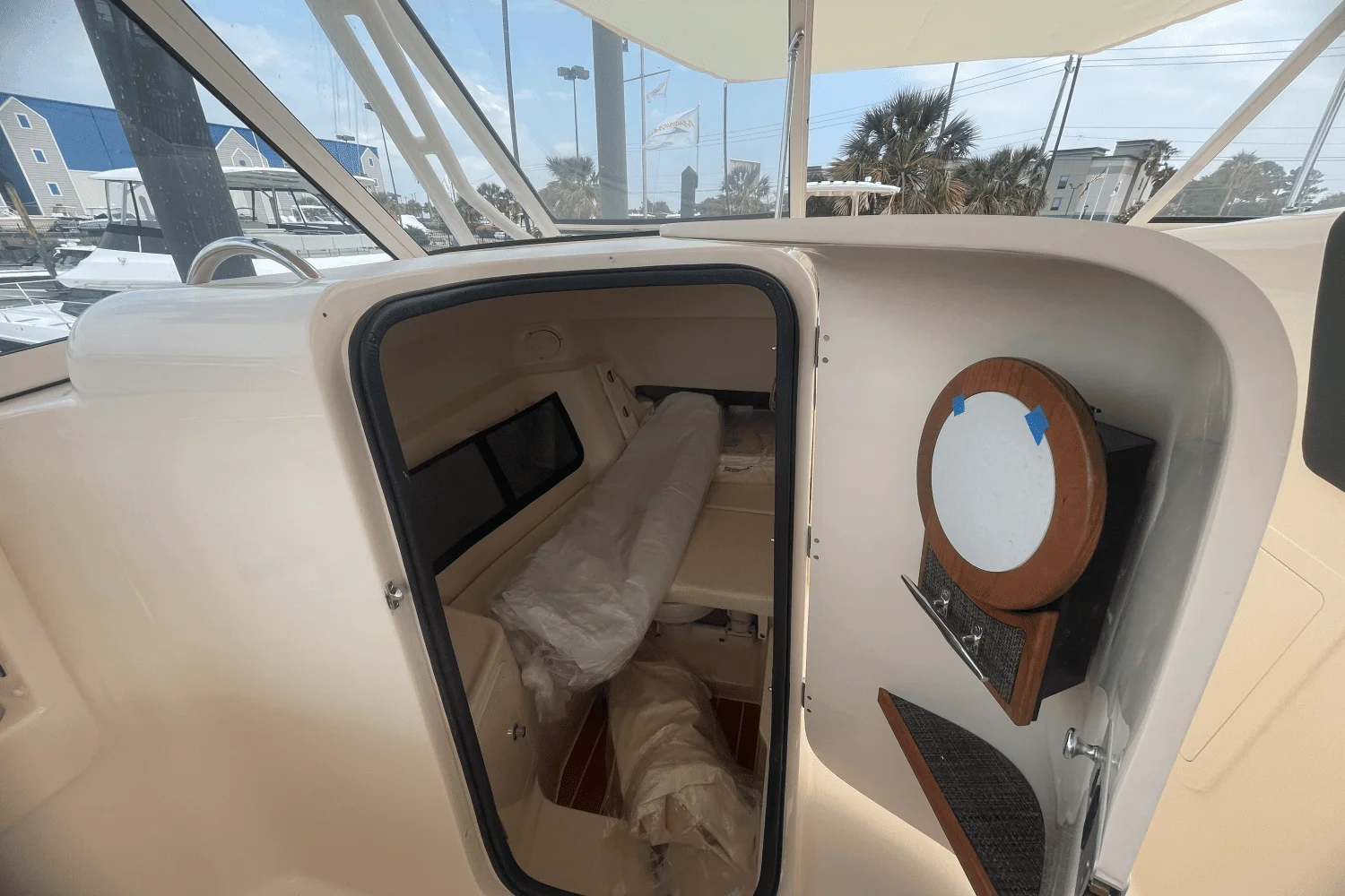 2025 Grady-White Freedom 307 Image Thumbnail #14