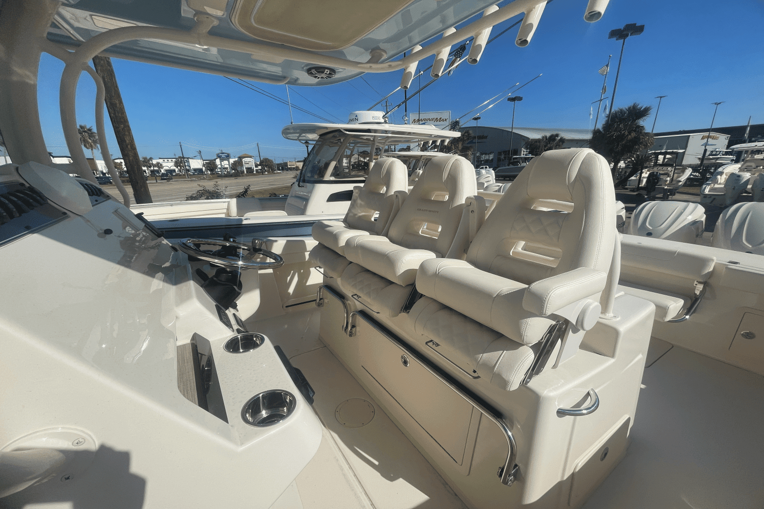 2025 Grady-White Canyon 336 Image Thumbnail #5