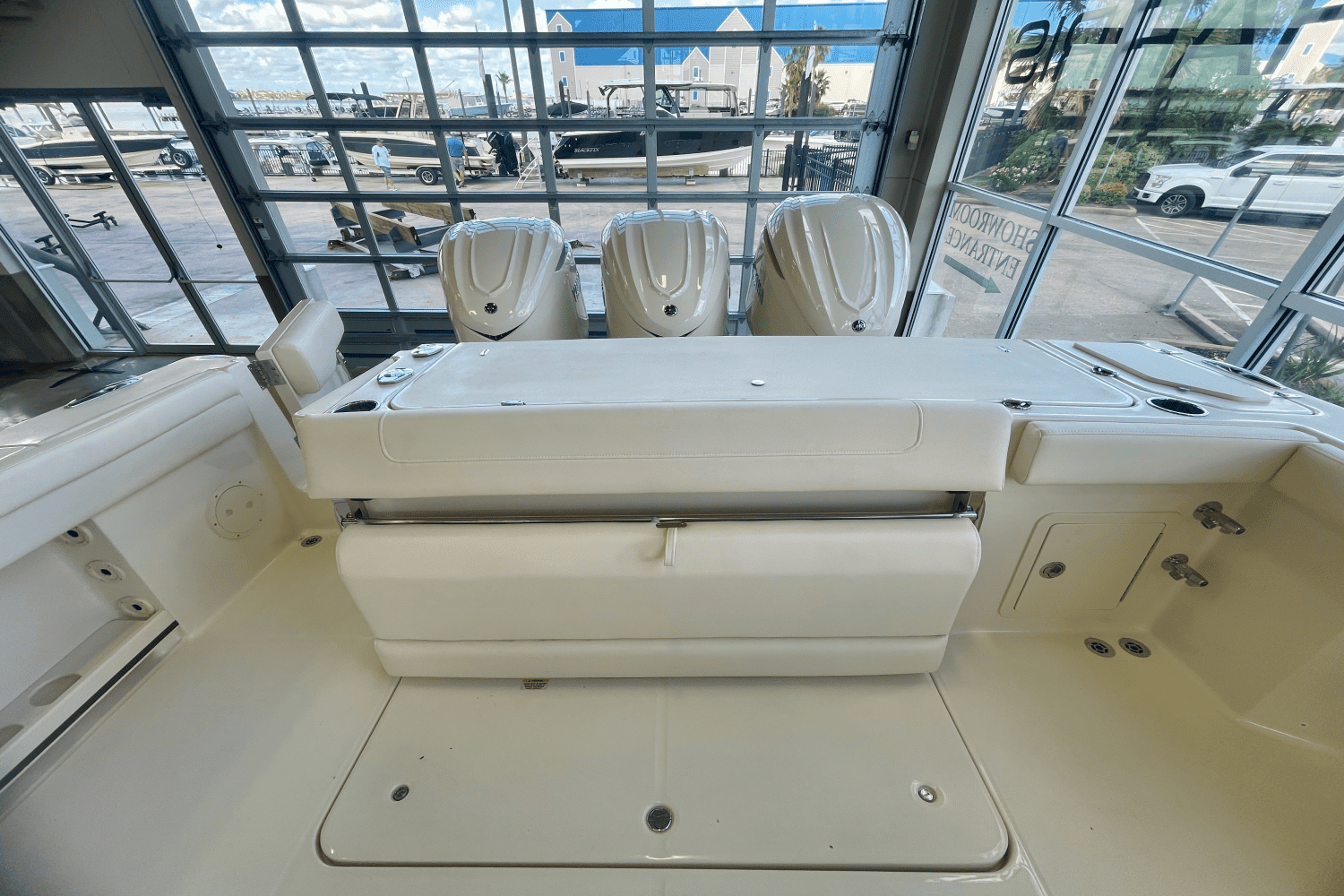 2025 Grady-White Canyon 336 Image Thumbnail #16