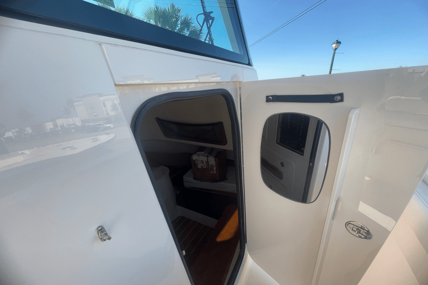 2025 Grady-White Canyon 336 Image Thumbnail #13