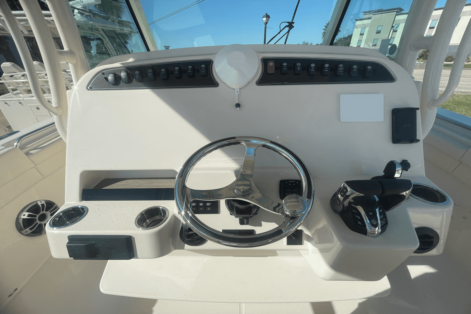 2025 Grady-White Canyon 336 Image Thumbnail #6