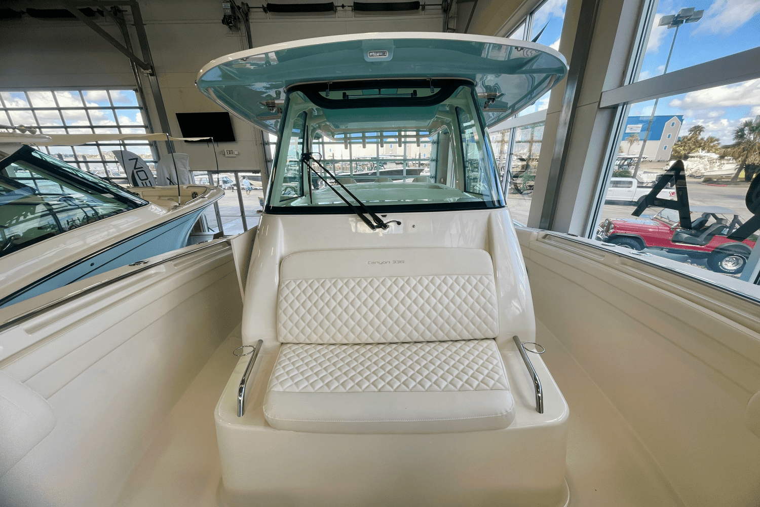 2025 Grady-White Canyon 336 Image Thumbnail #23