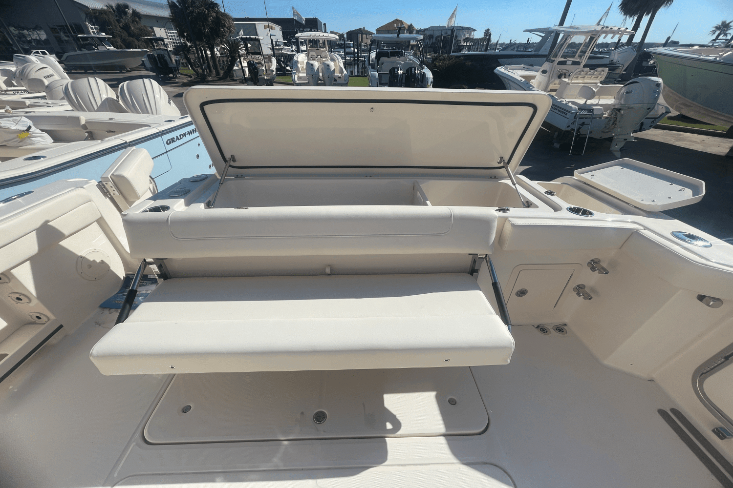 2025 Grady-White Canyon 336 Image Thumbnail #11