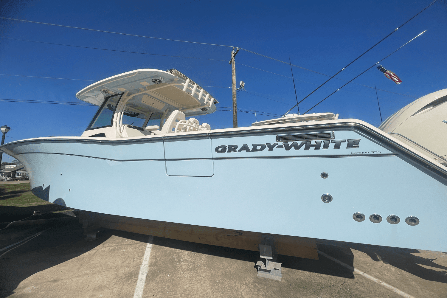 2025 Grady-White Canyon 336 Image Thumbnail #1